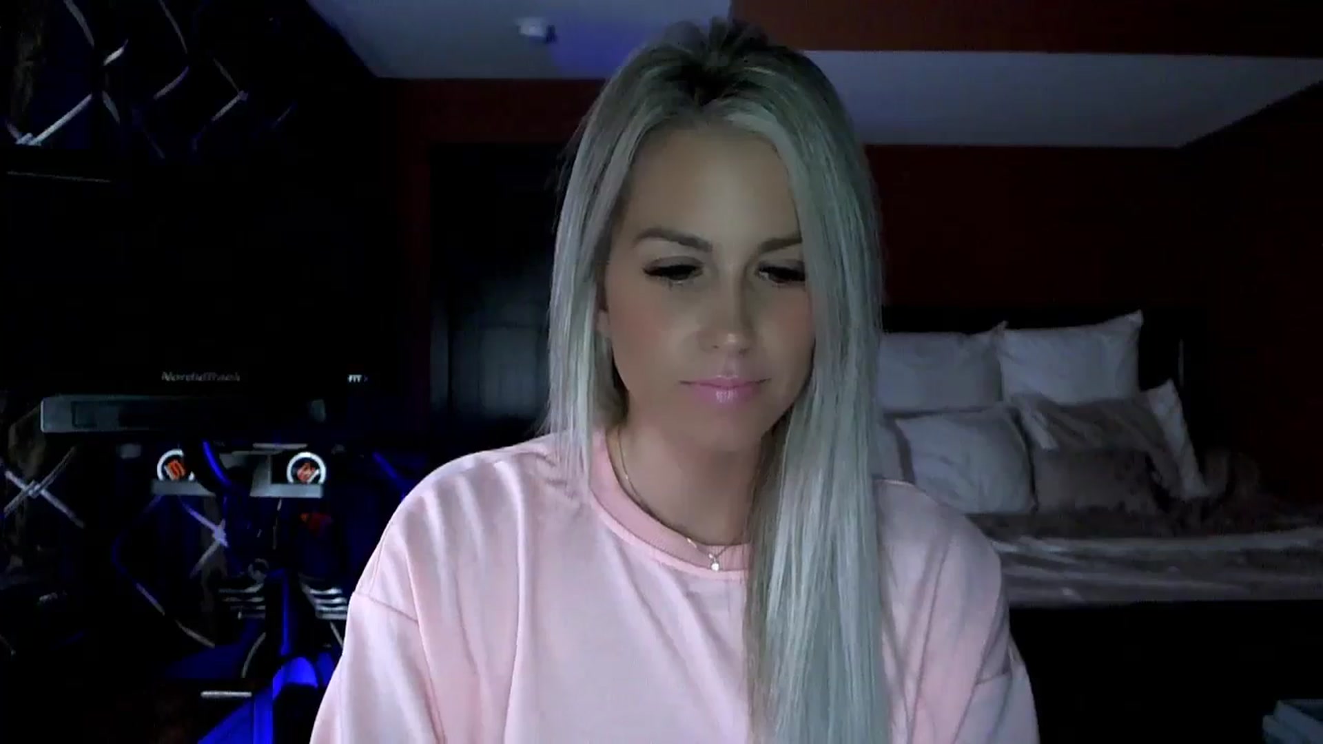 Gallery image thumbnail from Cora9's myfreecams stream on, 10/18/2023, 04:51 image 13 of 20