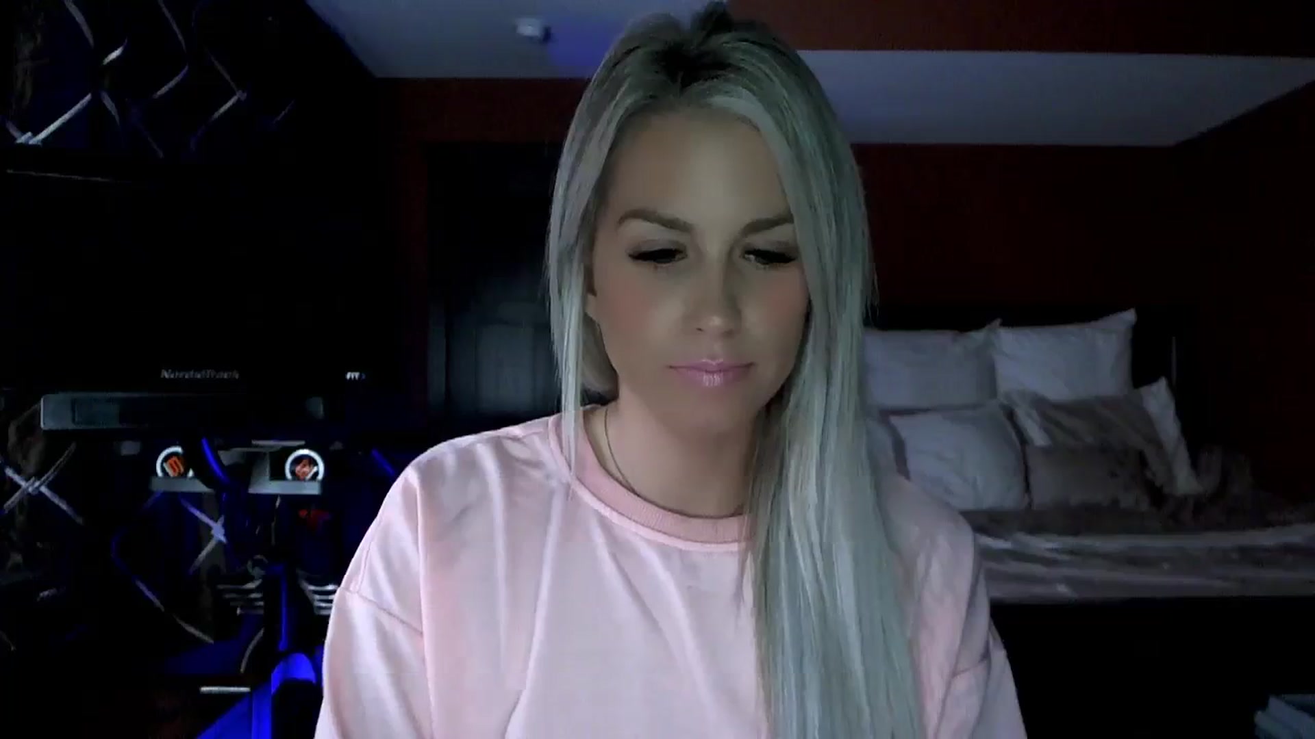 Gallery image thumbnail from Cora9's myfreecams stream on, 10/18/2023, 04:51 image 3 of 20