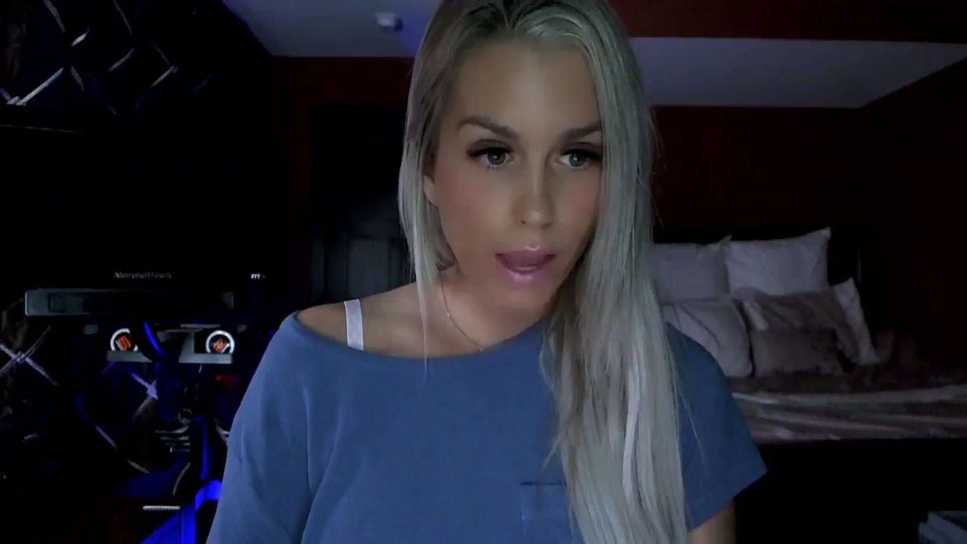 Gallery image thumbnail from Cora9's myfreecams stream on, 10/19/2023, 04:23 image 17 of 20