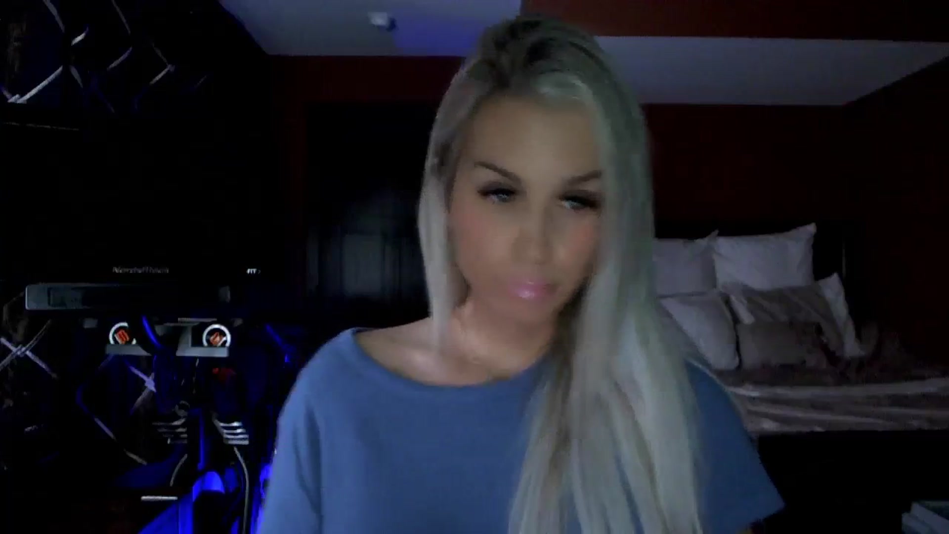Gallery image thumbnail from Cora9's myfreecams stream on, 10/19/2023, 04:23 image 4 of 20