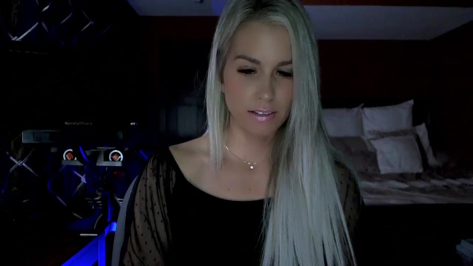 Gallery image thumbnail from Cora9's myfreecams stream on, 10/20/2023, 05:39 image 6 of 20