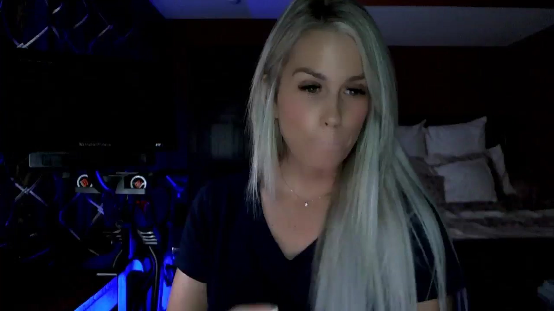 Gallery image thumbnail from Cora9's myfreecams stream on, 10/21/2023, 04:43 image 9 of 20