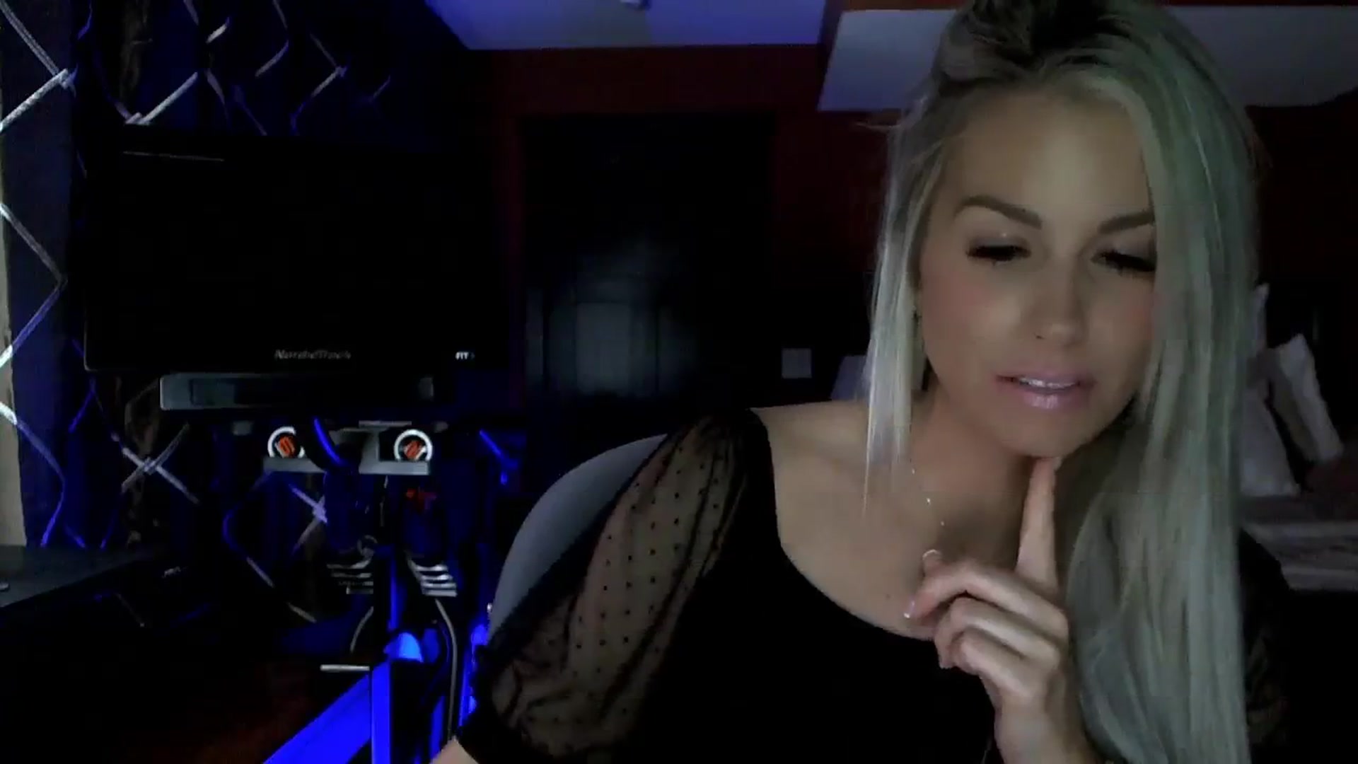 Gallery image thumbnail from Cora9's myfreecams stream on, 10/24/2023, 05:01 image 15 of 20