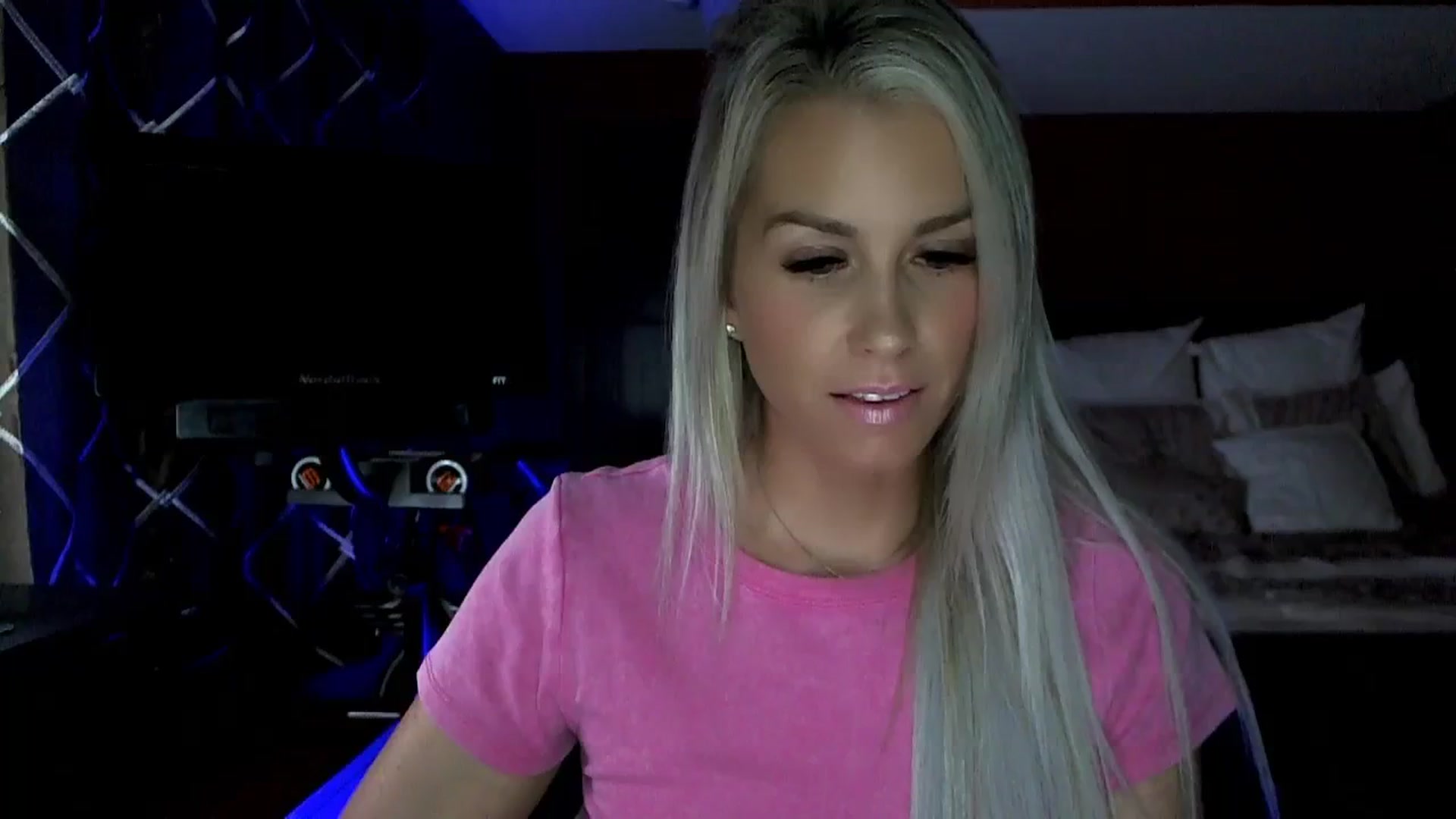 Gallery image thumbnail from Cora9's myfreecams stream on, 10/26/2023, 04:20 image 15 of 20