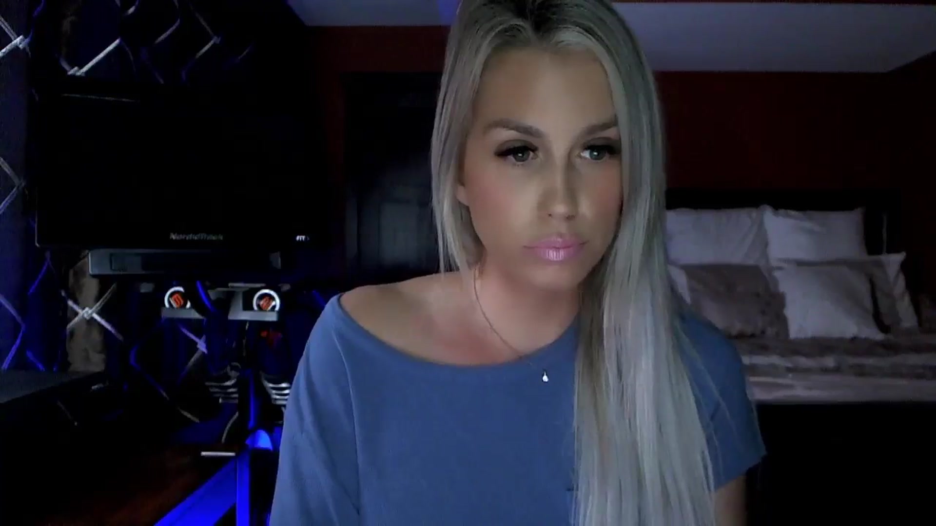 Gallery image thumbnail from Cora9's myfreecams stream on, 10/27/2023, 04:23 image 6 of 20