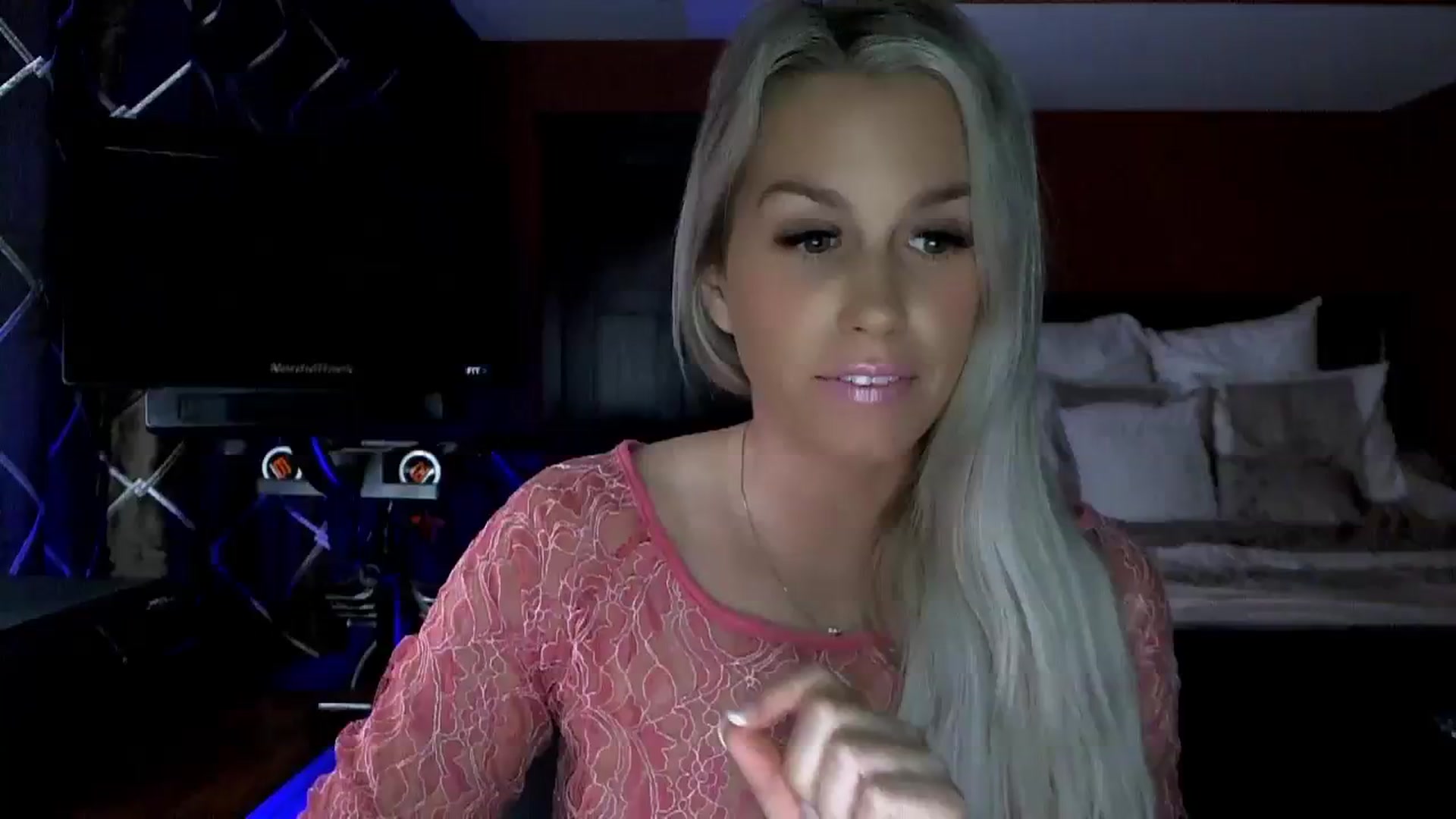 Gallery image thumbnail from Cora9's myfreecams stream on, 10/31/2023, 05:18 image 3 of 20