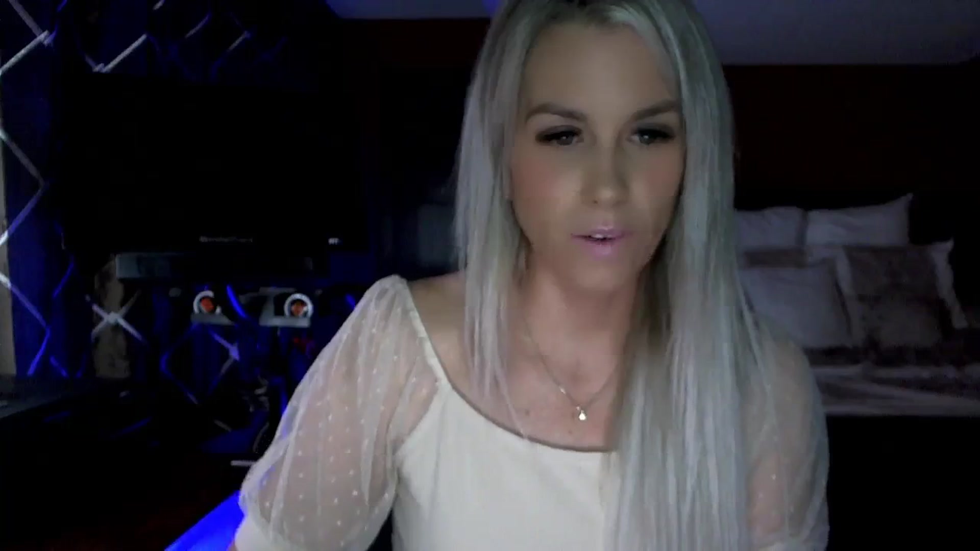 Gallery image thumbnail from Cora9's myfreecams stream on, 11/04/2023, 03:54 image 15 of 20