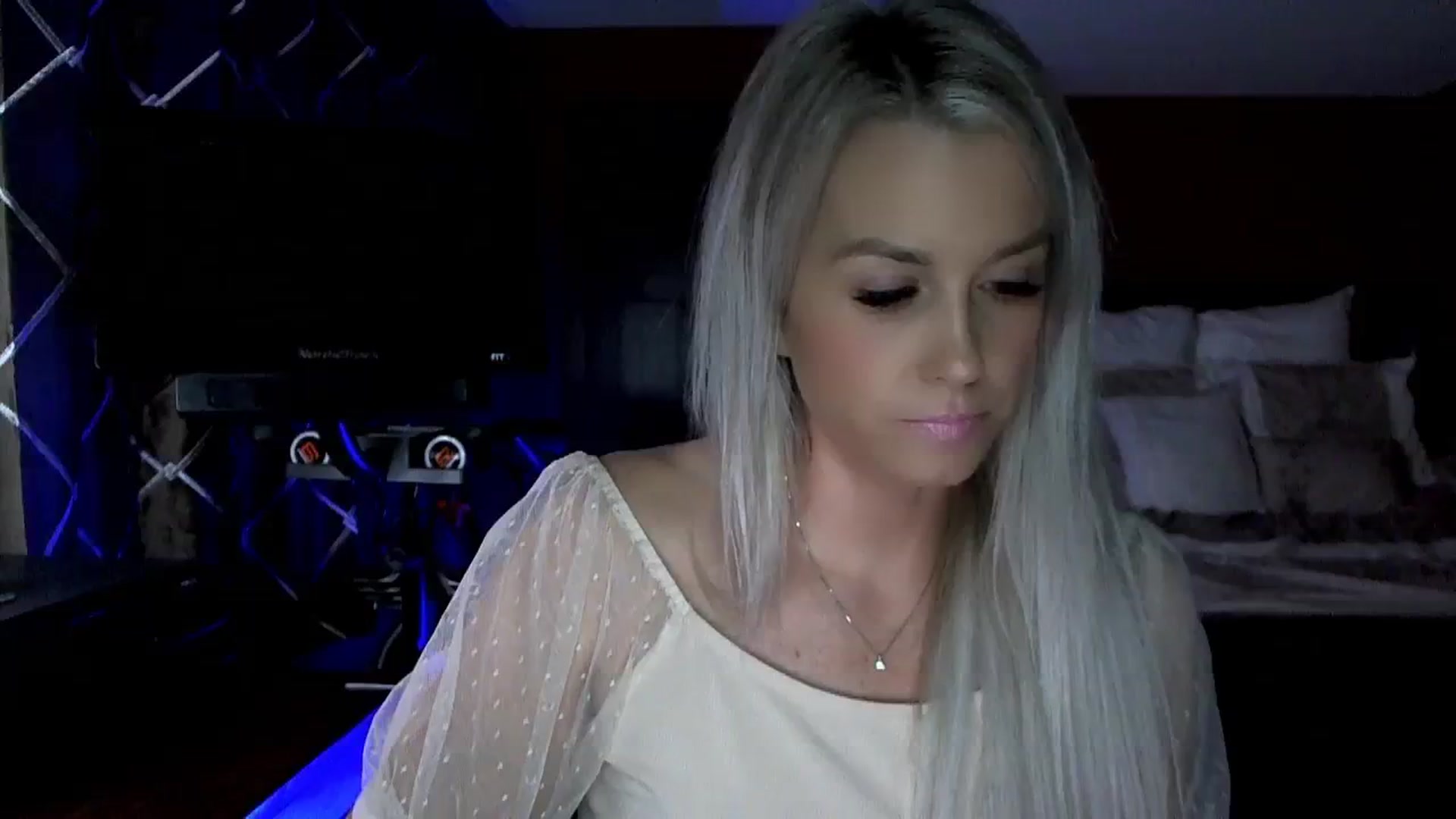 Gallery image thumbnail from Cora9's myfreecams stream on, 11/04/2023, 03:54 image 13 of 20