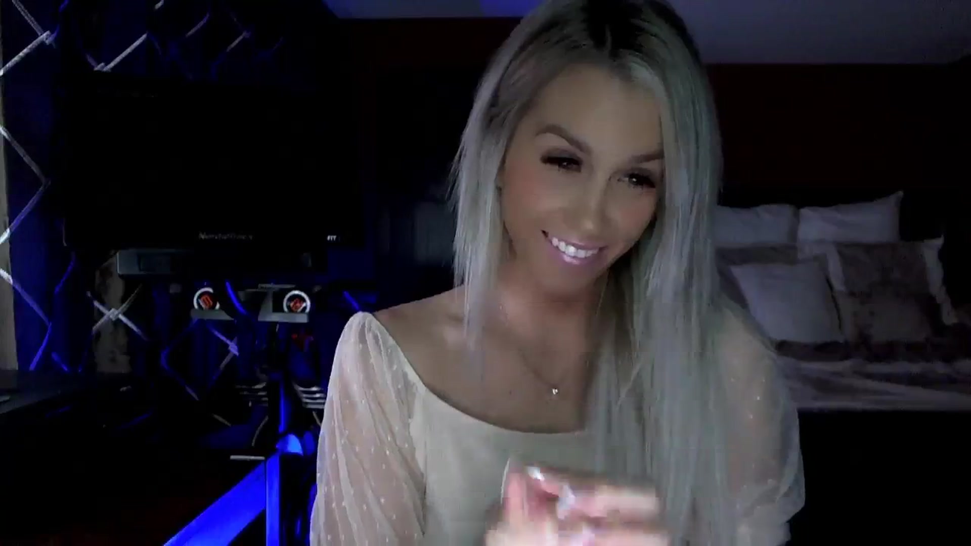 Gallery image thumbnail from Cora9's myfreecams stream on, 11/04/2023, 03:54 image 20 of 20
