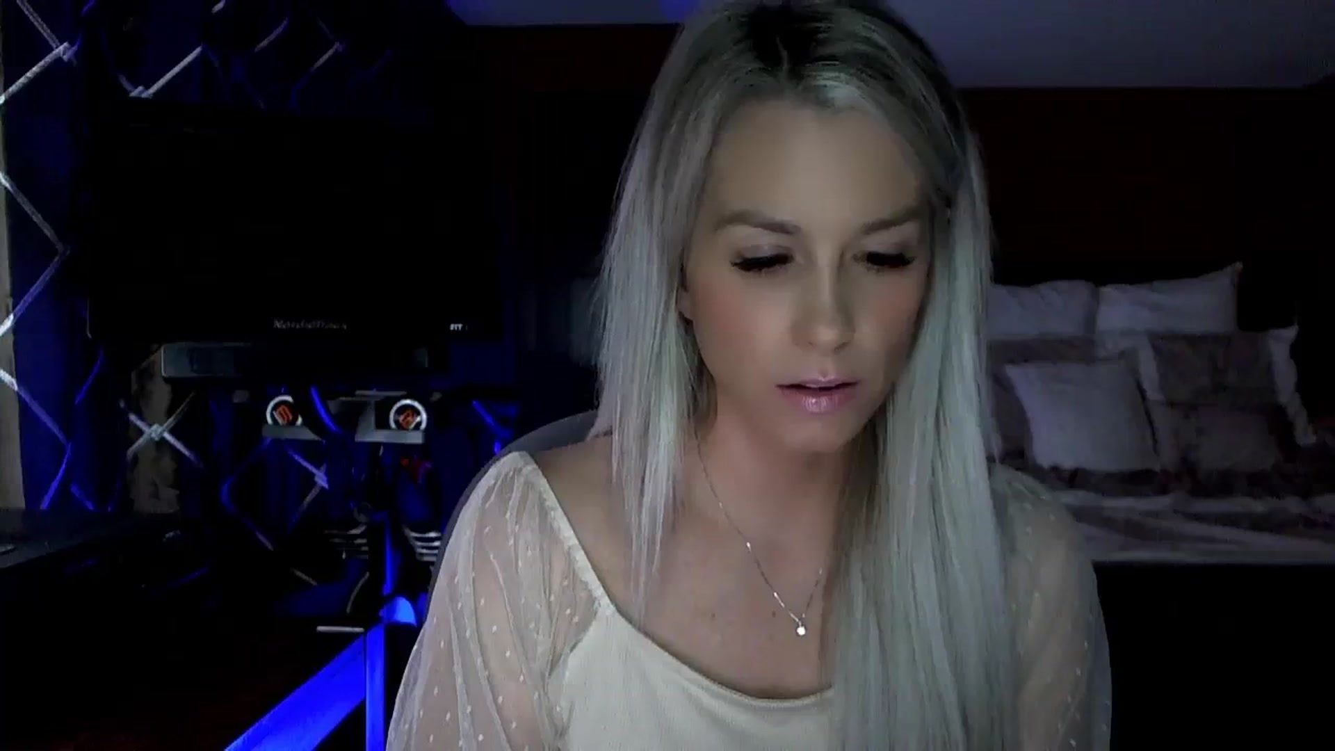 Gallery image thumbnail from Cora9's myfreecams stream on, 11/04/2023, 03:54 image 7 of 20