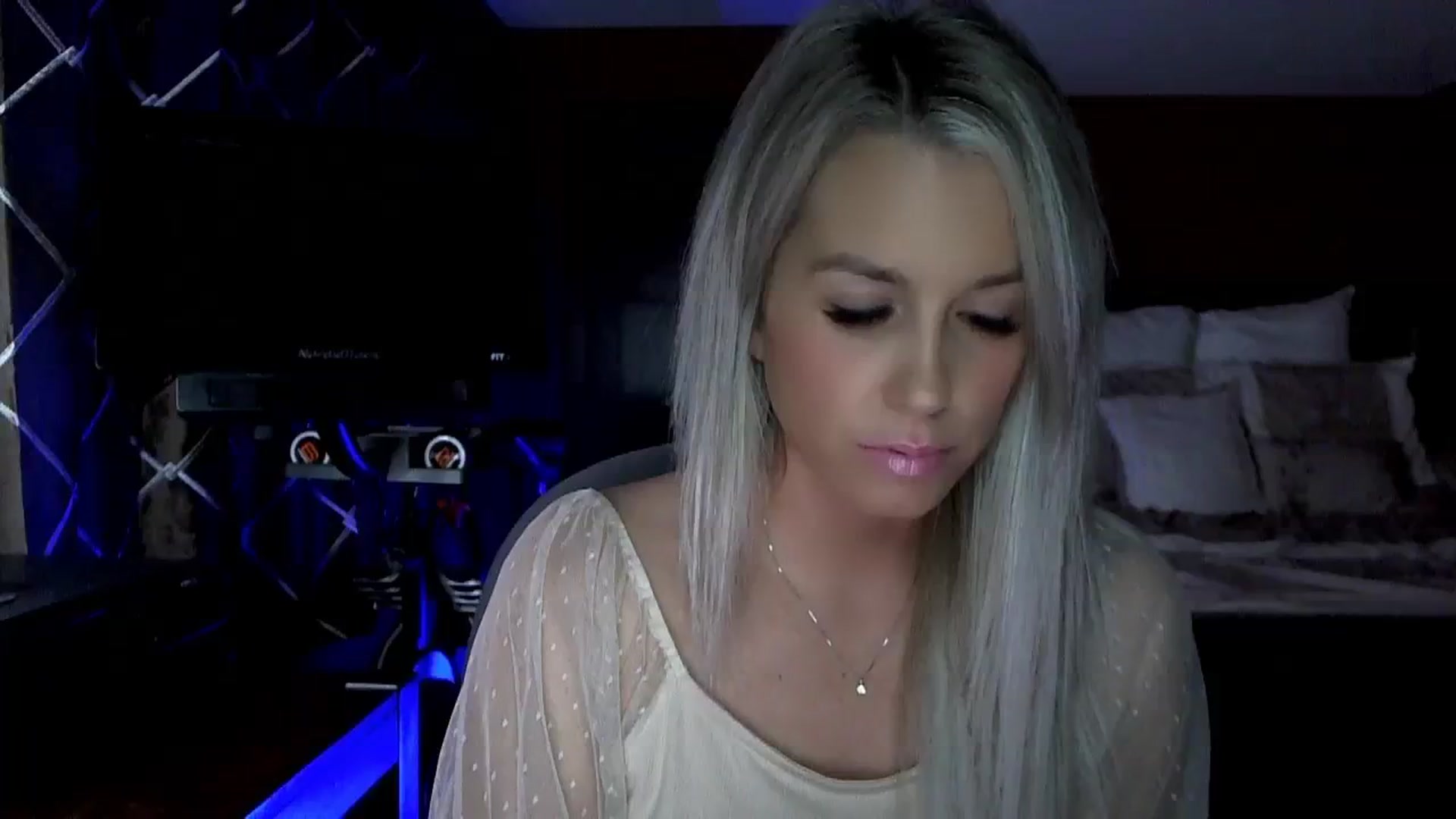 Gallery image thumbnail from Cora9's myfreecams stream on, 11/04/2023, 03:54 image 10 of 20