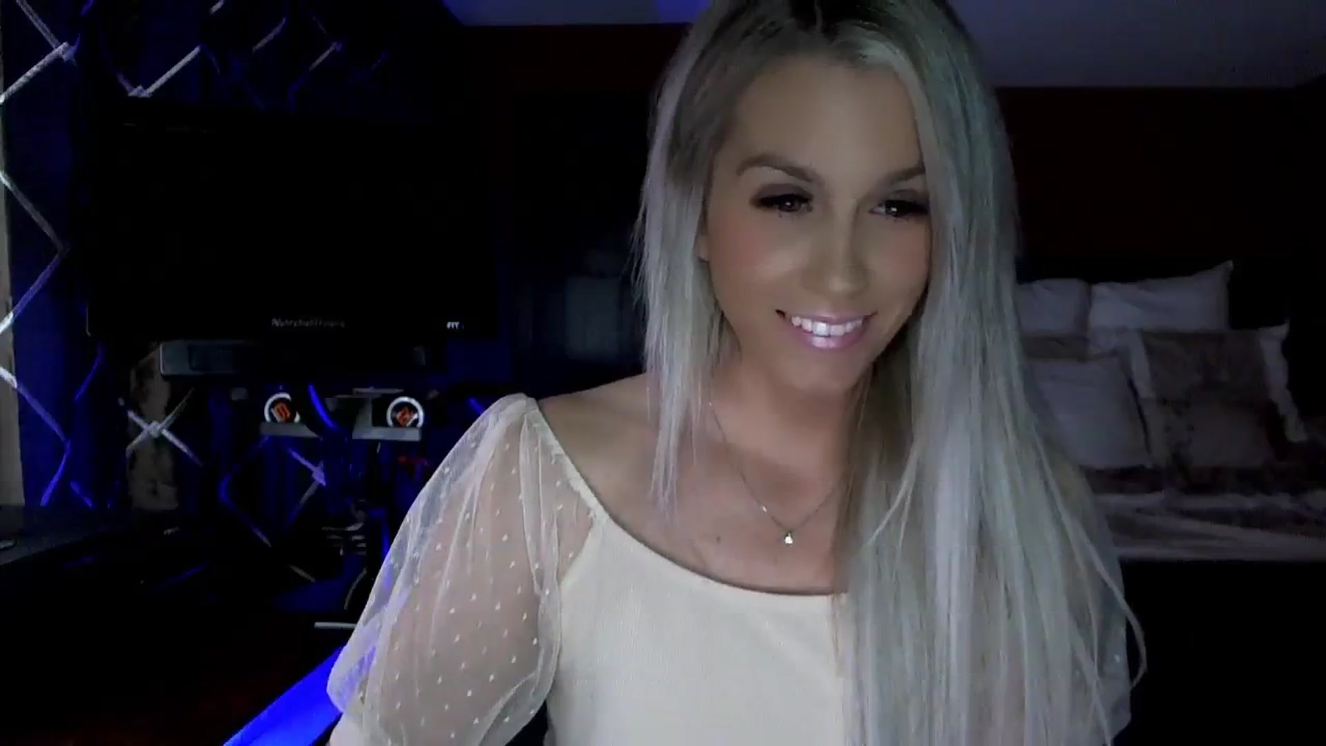 Gallery image thumbnail from Cora9's myfreecams stream on, 11/04/2023, 03:54 image 19 of 20