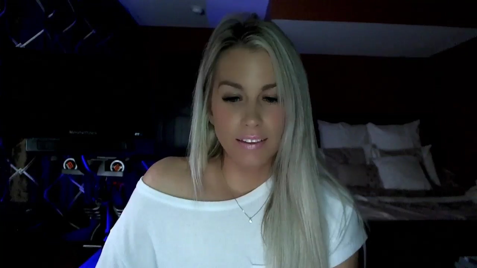 Gallery image thumbnail from Cora9's myfreecams stream on, 11/09/2023, 06:37 image 8 of 20
