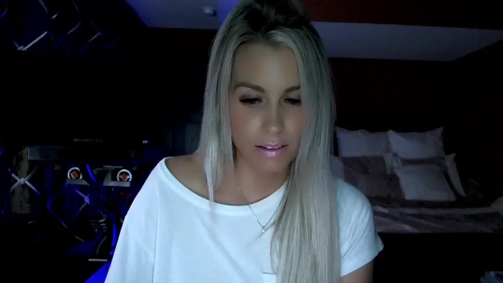 Gallery image thumbnail from Cora9's myfreecams stream on, 11/09/2023, 06:37 image 1 of 20