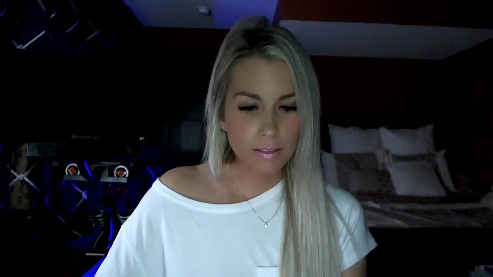 Gallery image thumbnail from Cora9's myfreecams stream on, 11/09/2023, 06:37 image 10 of 20