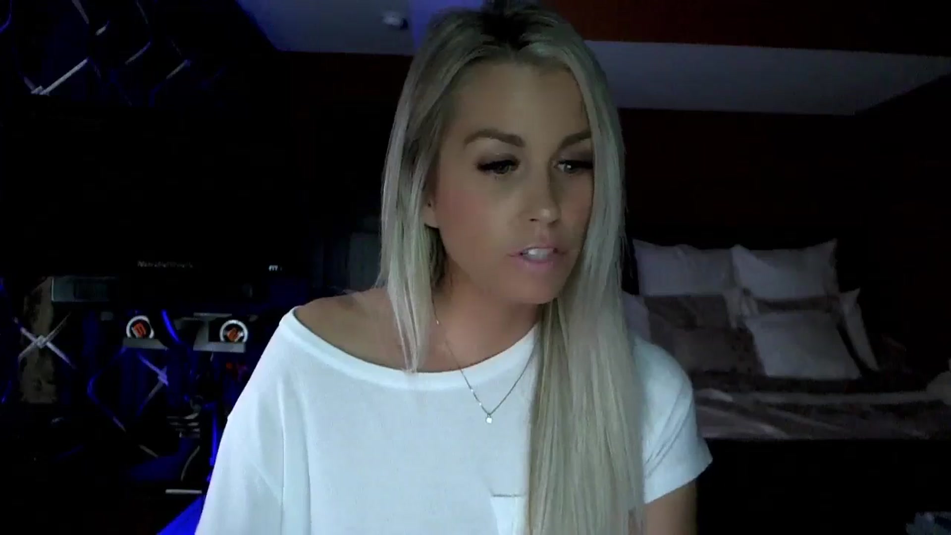 Gallery image thumbnail from Cora9's myfreecams stream on, 11/09/2023, 06:37 image 12 of 20