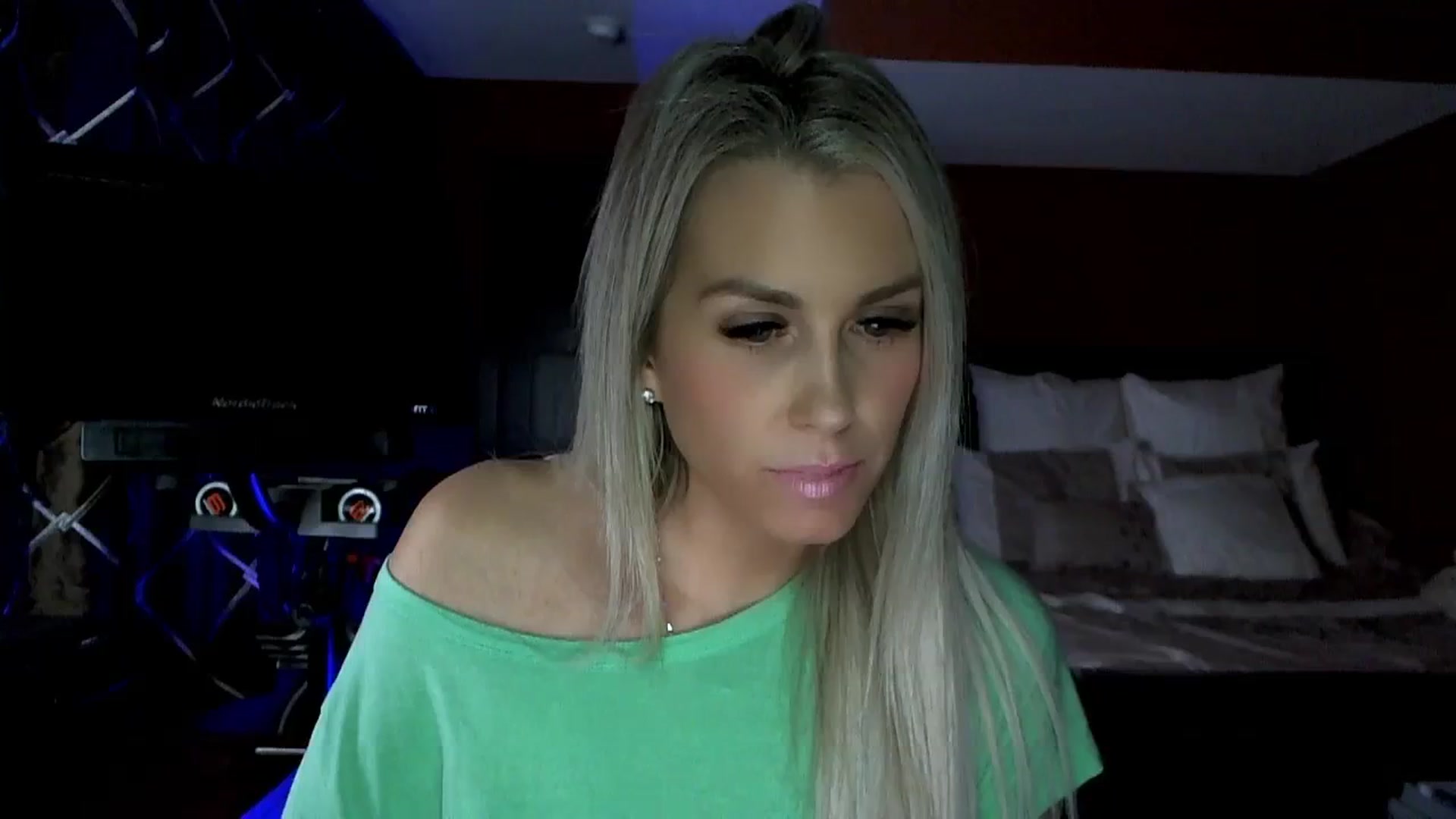Gallery image thumbnail from Cora9's myfreecams stream on, 11/10/2023, 06:33 image 3 of 20