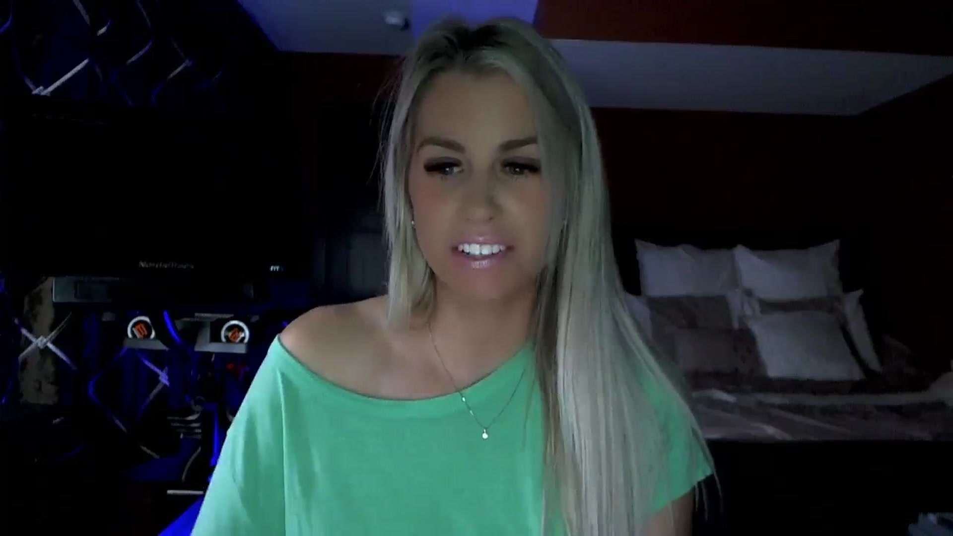 Gallery image thumbnail from Cora9's myfreecams stream on, 11/10/2023, 06:33 image 12 of 20