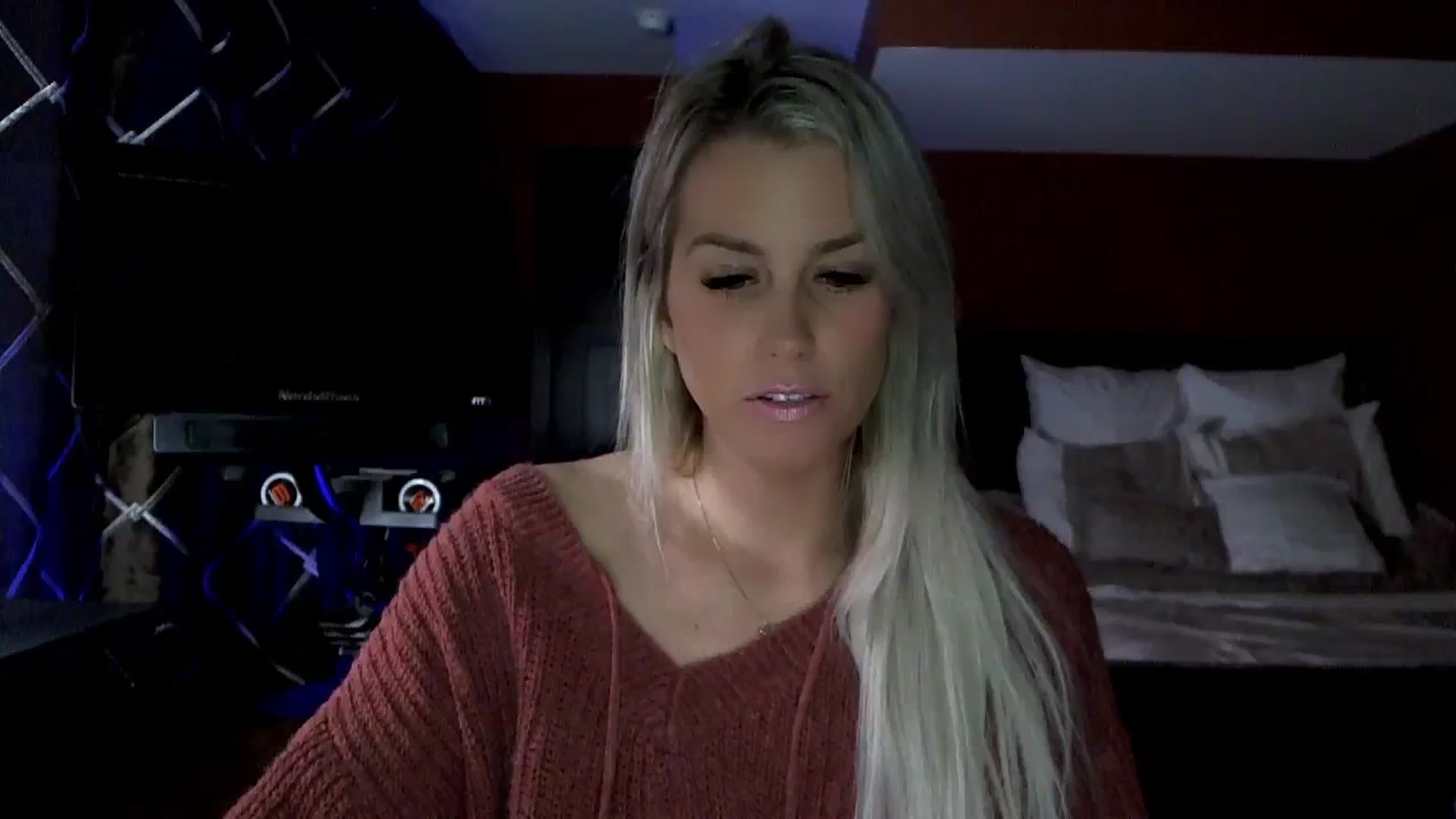Gallery image thumbnail from Cora9's myfreecams stream on, 11/14/2023, 05:51 image 7 of 20