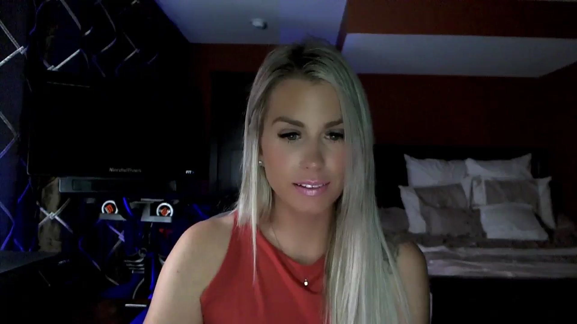 Gallery image thumbnail from Cora9's myfreecams stream on, 11/15/2023, 05:39 image 7 of 20
