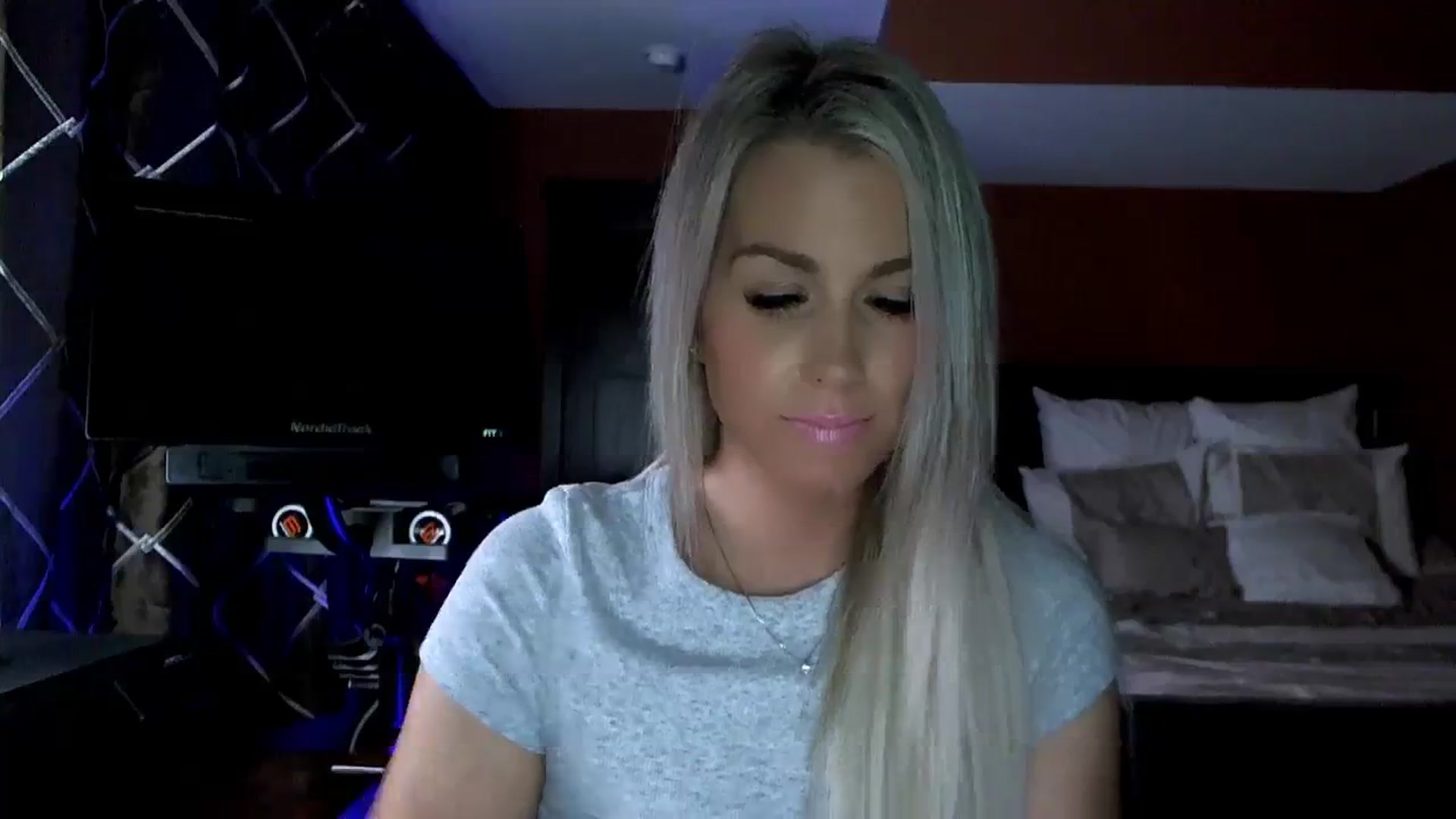 Gallery image thumbnail from Cora9's myfreecams stream on, 11/16/2023, 04:46 image 4 of 20