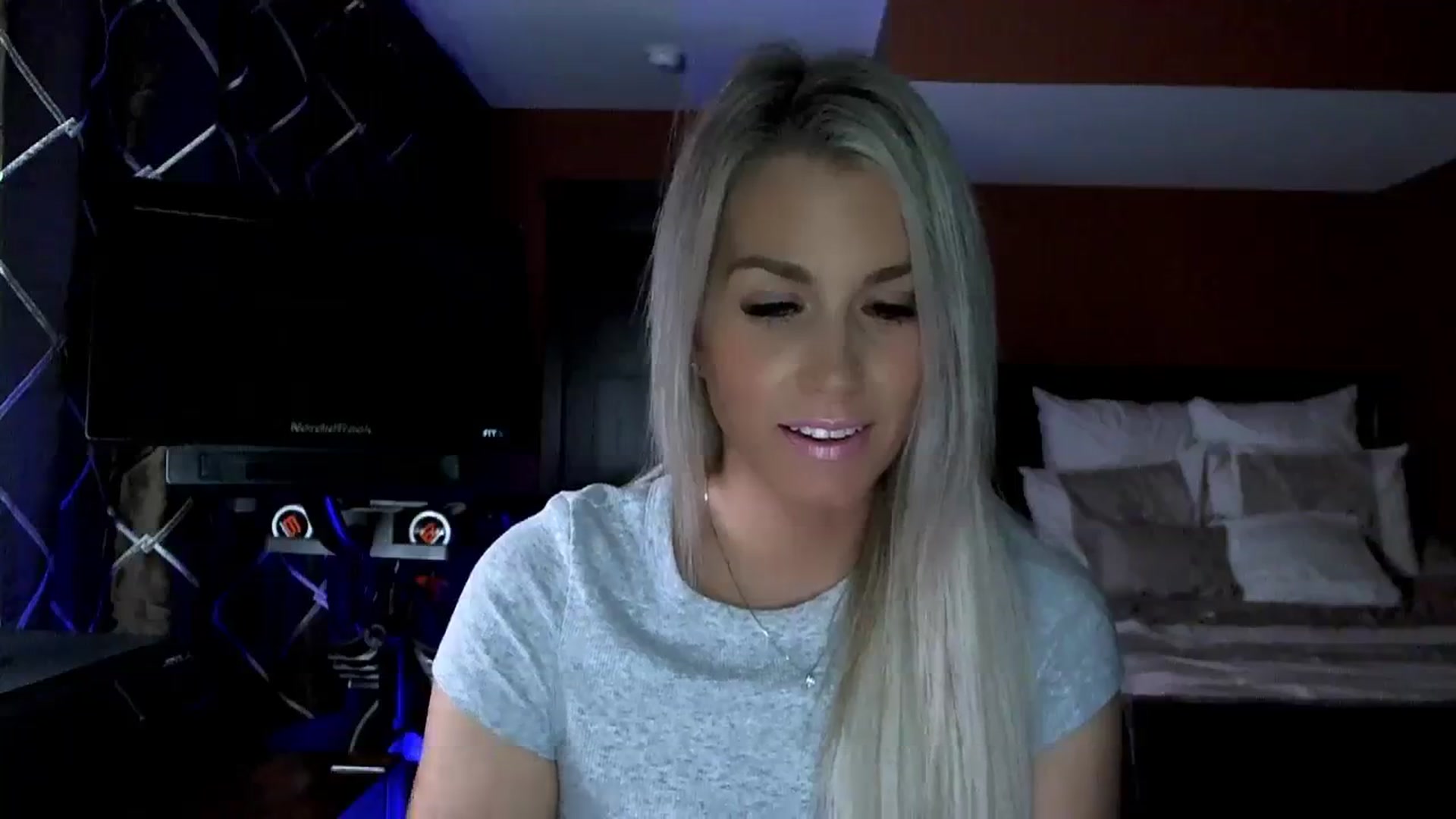 Gallery image thumbnail from Cora9's myfreecams stream on, 11/16/2023, 04:46 image 5 of 20