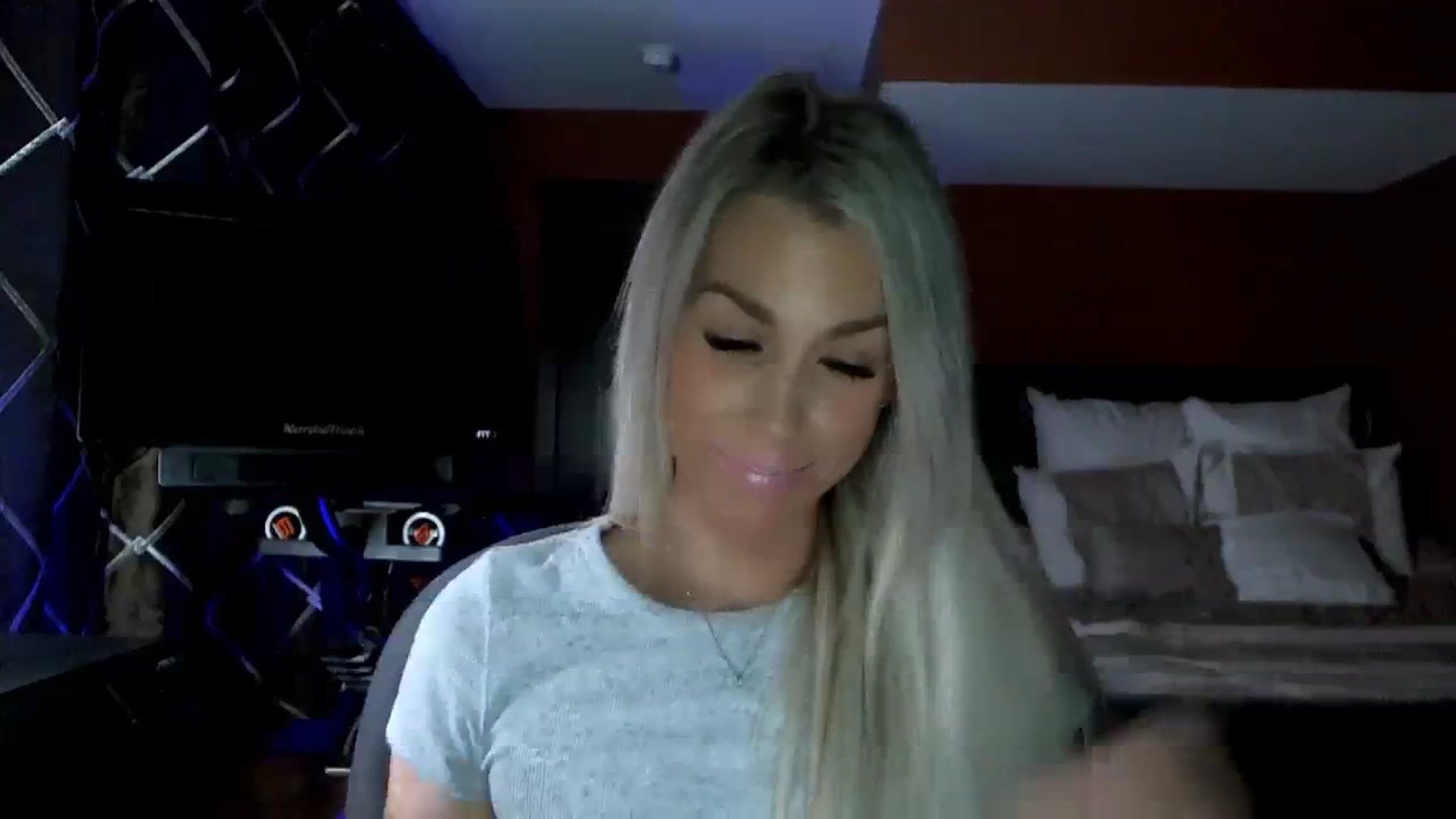 Gallery image thumbnail from Cora9's myfreecams stream on, 11/16/2023, 05:57 image 8 of 20