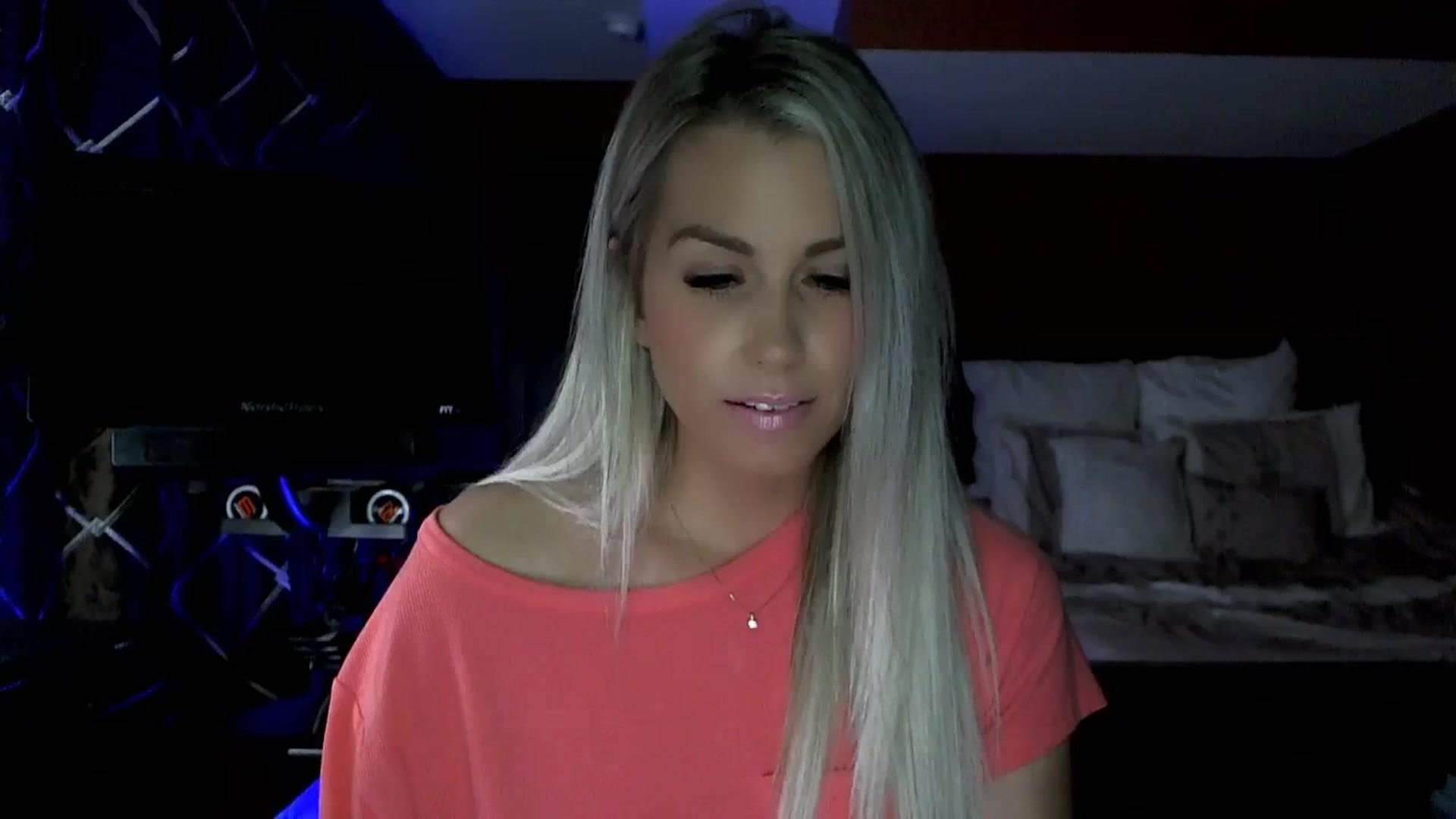 Gallery image thumbnail from Cora9's myfreecams stream on, 11/17/2023, 06:52 image 1 of 20