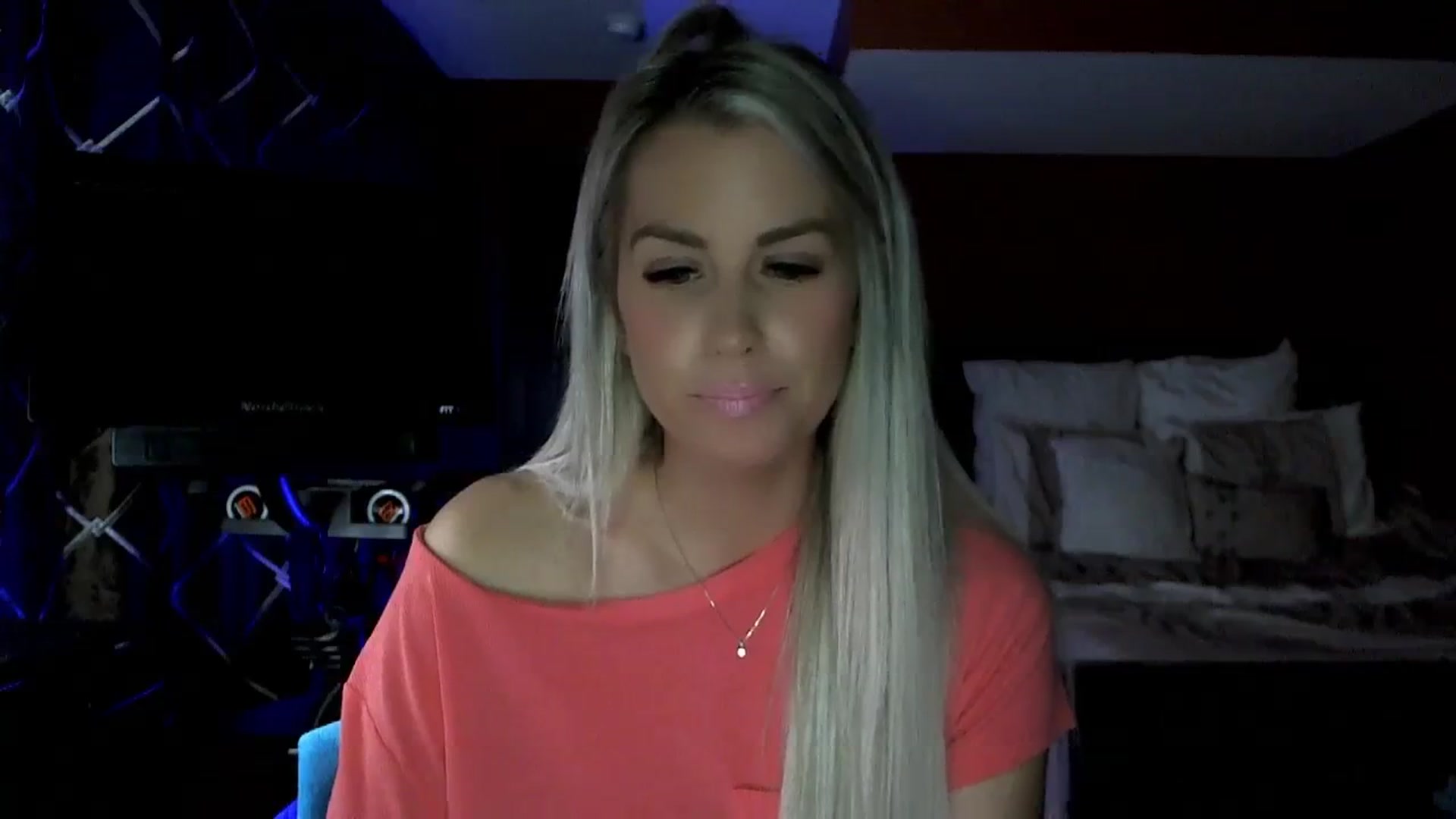 Gallery image thumbnail from Cora9's myfreecams stream on, 11/17/2023, 06:52 image 17 of 20