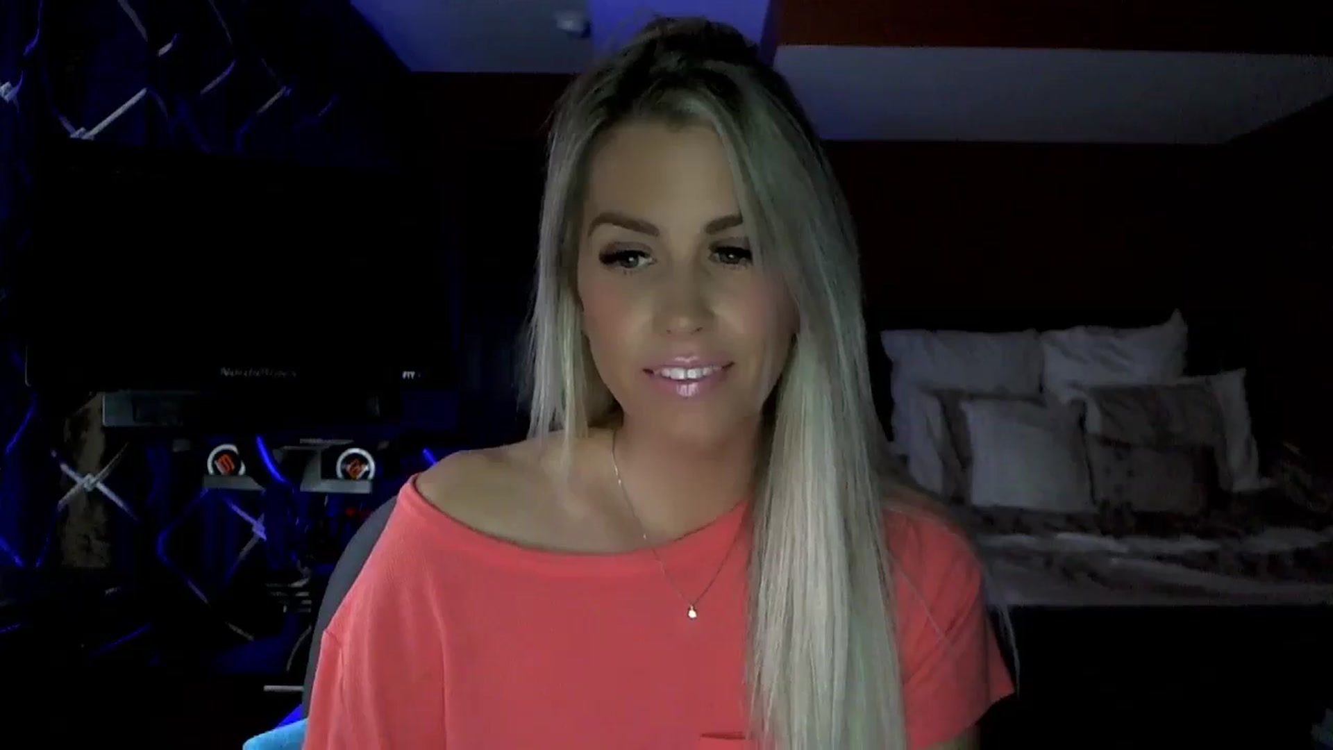 Gallery image thumbnail from Cora9's myfreecams stream on, 11/17/2023, 06:52 image 10 of 20