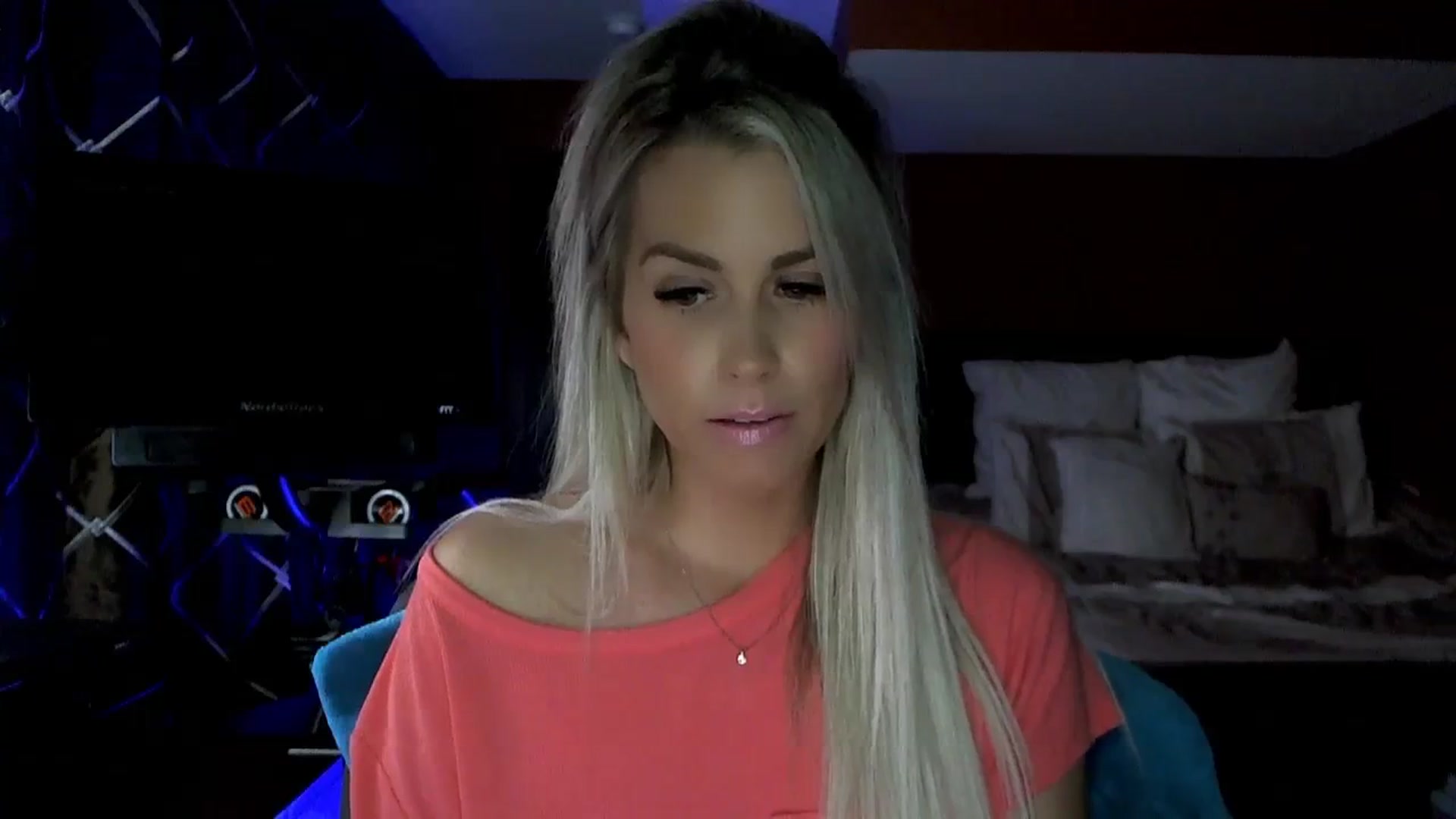 Gallery image thumbnail from Cora9's myfreecams stream on, 11/17/2023, 06:52 image 6 of 20