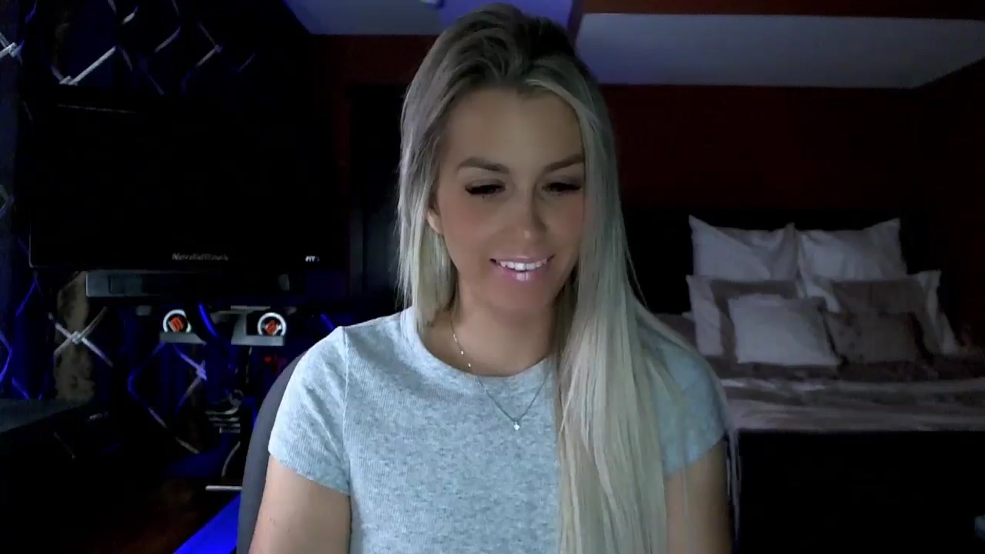 Gallery image thumbnail from Cora9's myfreecams stream on, 11/20/2023, 05:18 image 15 of 20