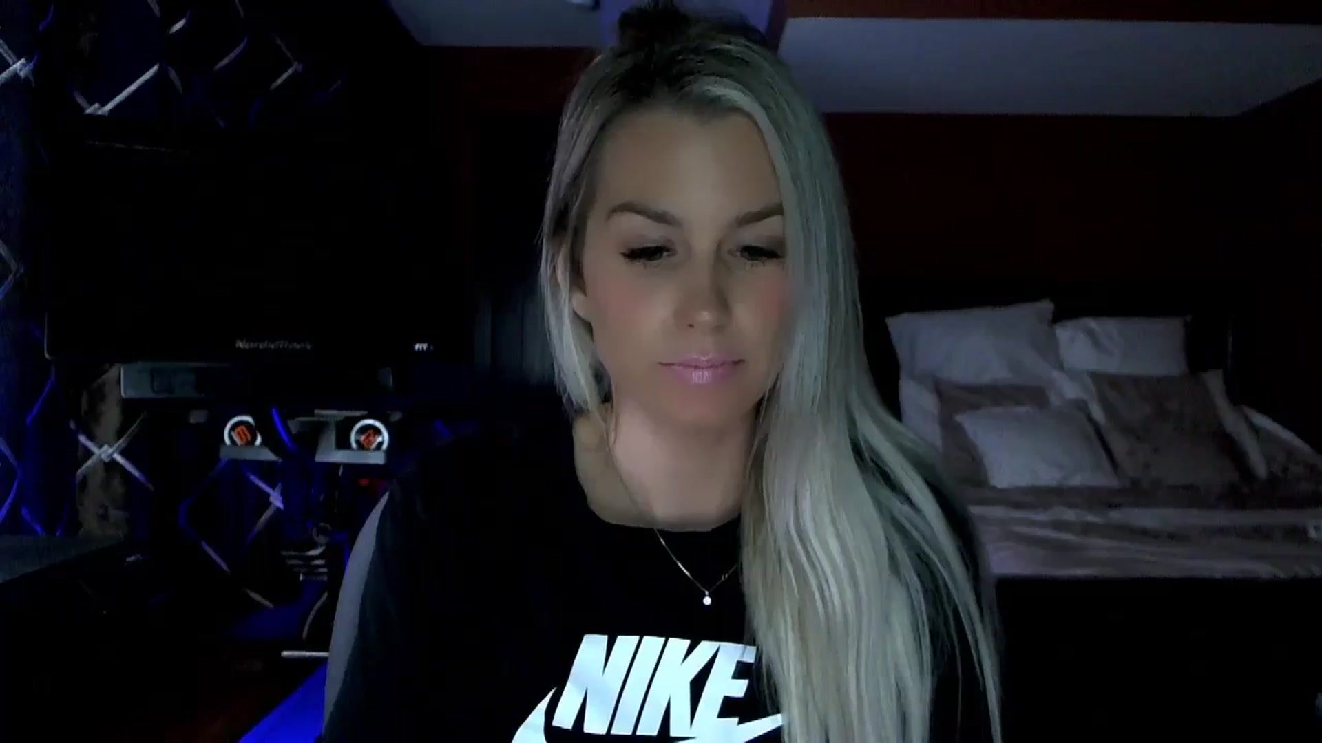 Gallery image thumbnail from Cora9's myfreecams stream on, 11/28/2023, 05:57 image 14 of 20
