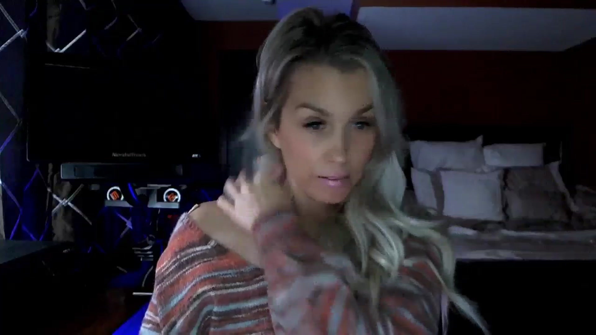 Gallery image thumbnail from Cora9's myfreecams stream on, 12/01/2023, 05:45 image 9 of 20