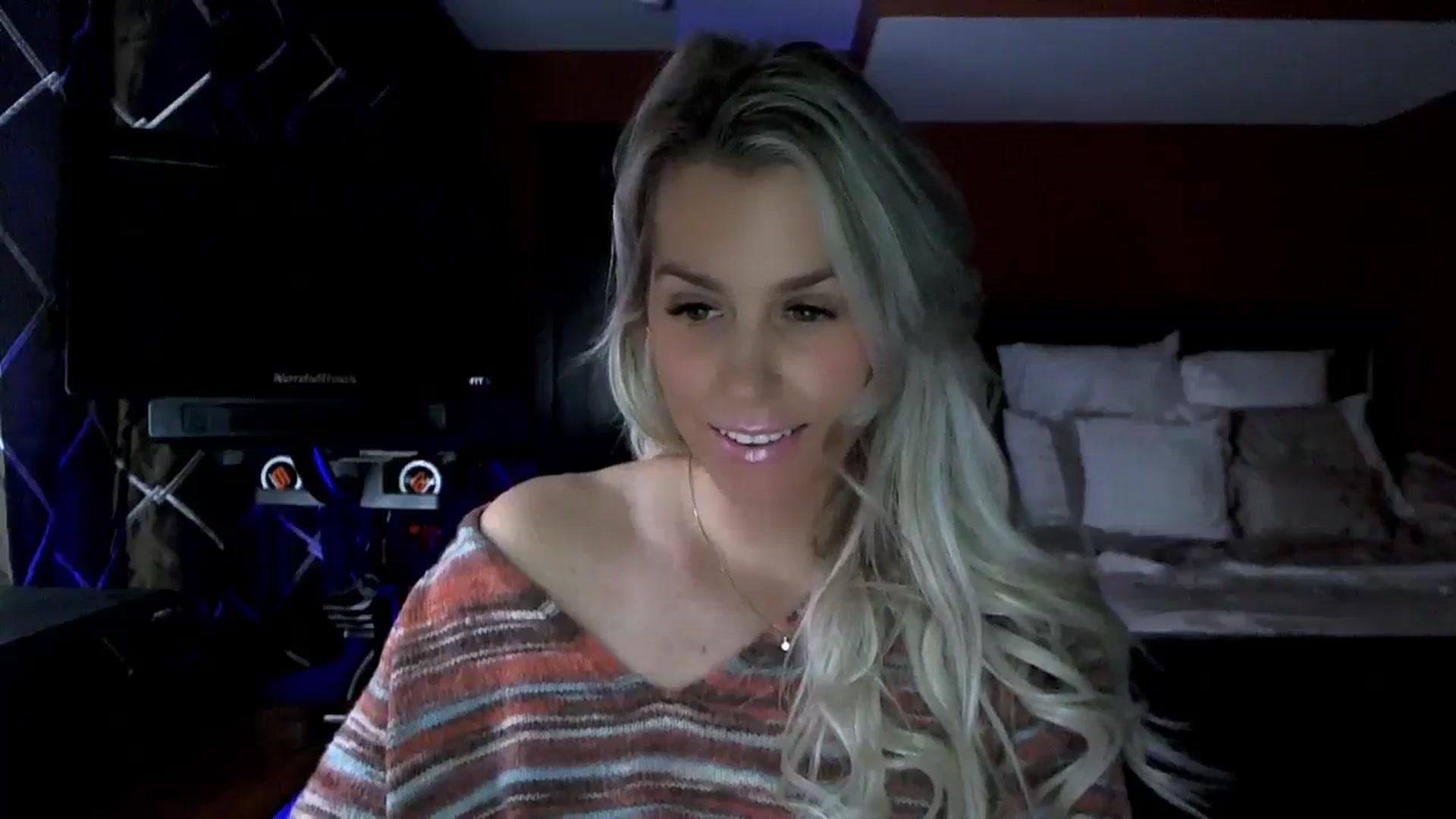 Gallery image thumbnail from Cora9's myfreecams stream on, 12/01/2023, 05:45 image 12 of 20