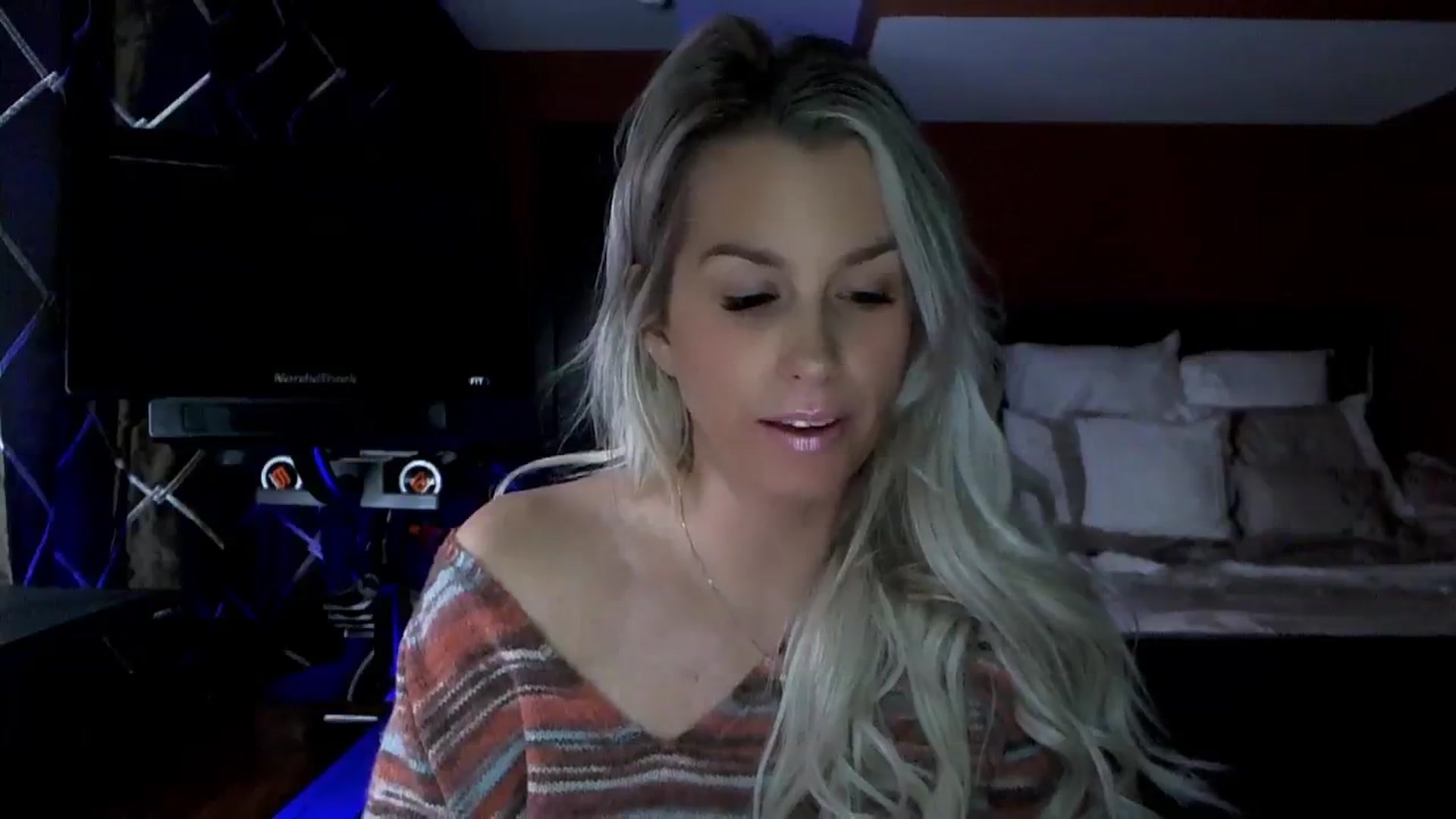 Gallery image thumbnail from Cora9's myfreecams stream on, 12/01/2023, 05:45 image 7 of 20