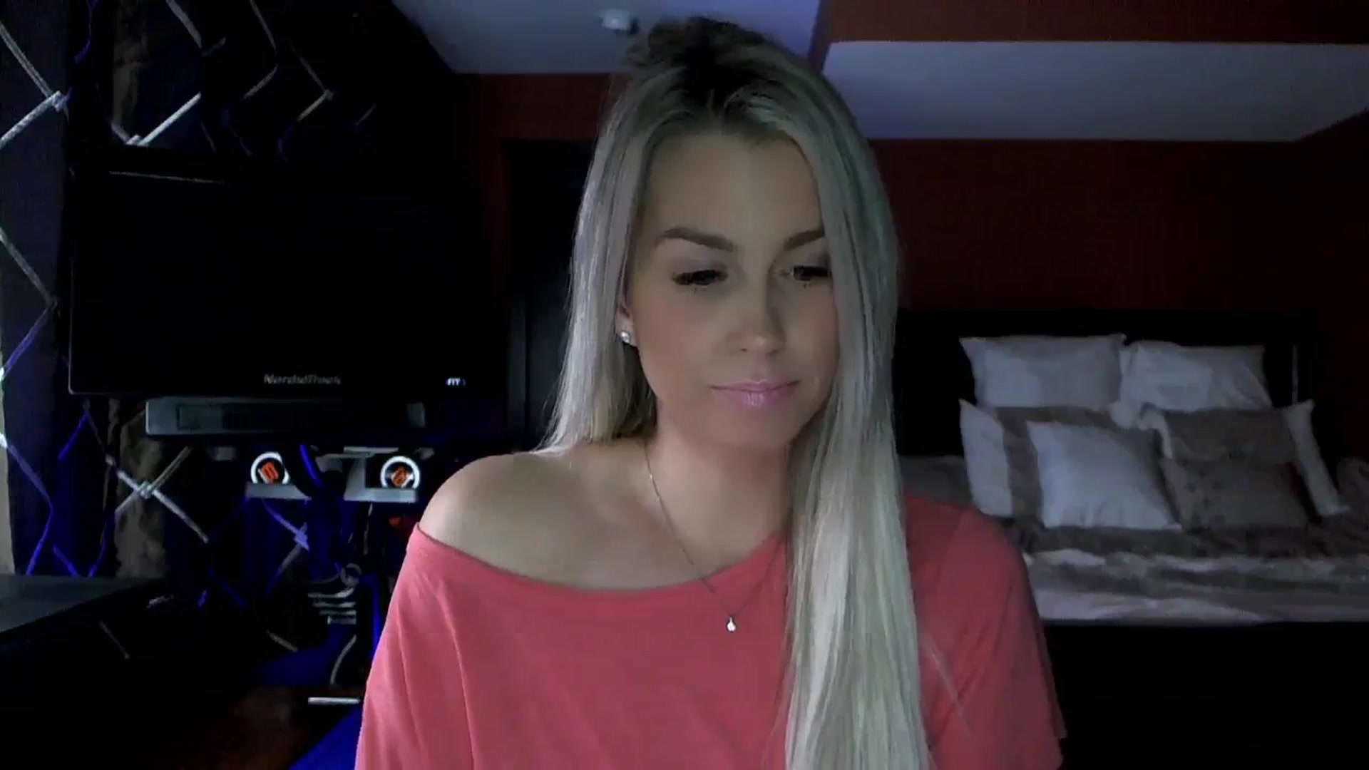 Gallery image thumbnail from Cora9's myfreecams stream on, 12/04/2023, 05:40 image 10 of 20