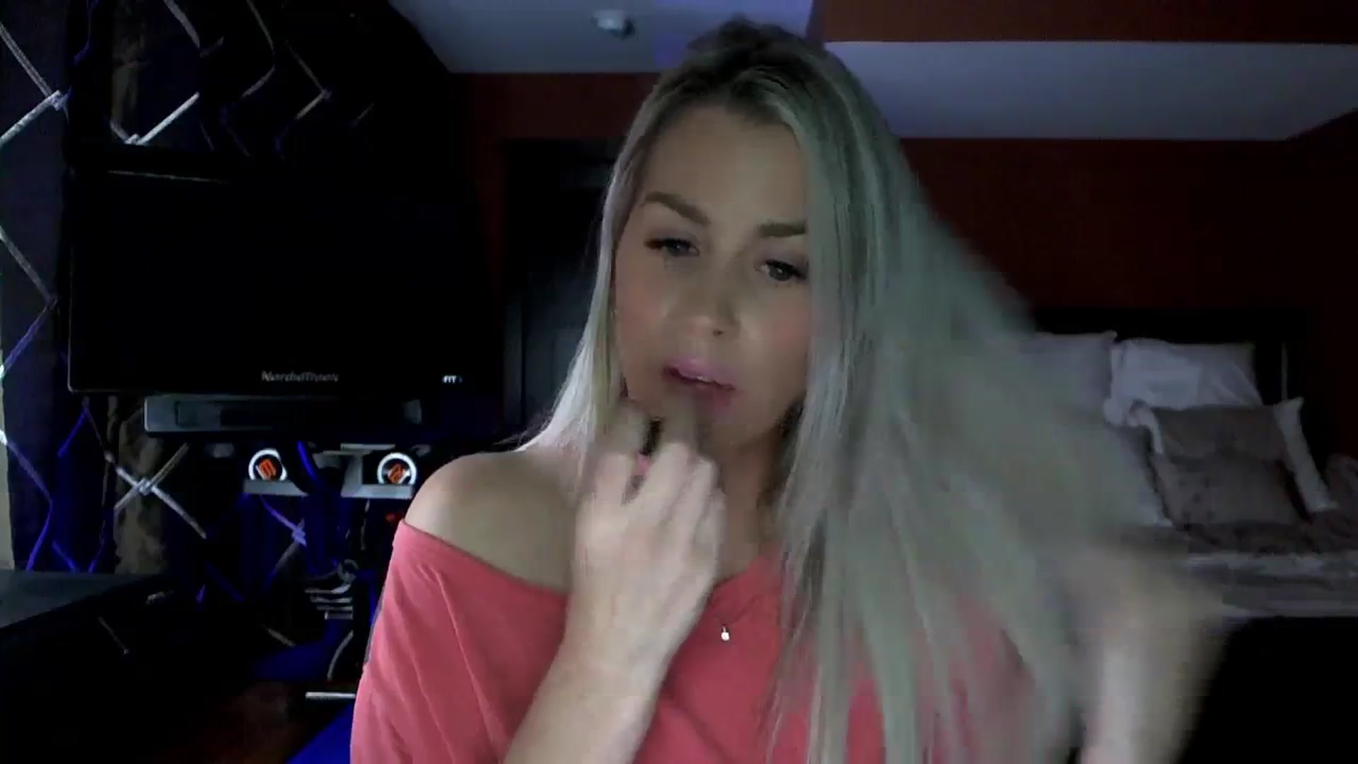 Gallery image thumbnail from Cora9's myfreecams stream on, 12/04/2023, 05:40 image 14 of 20