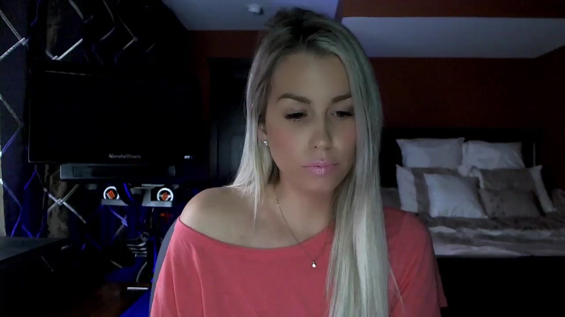 Gallery image thumbnail from Cora9's myfreecams stream on, 12/04/2023, 05:40 image 13 of 20