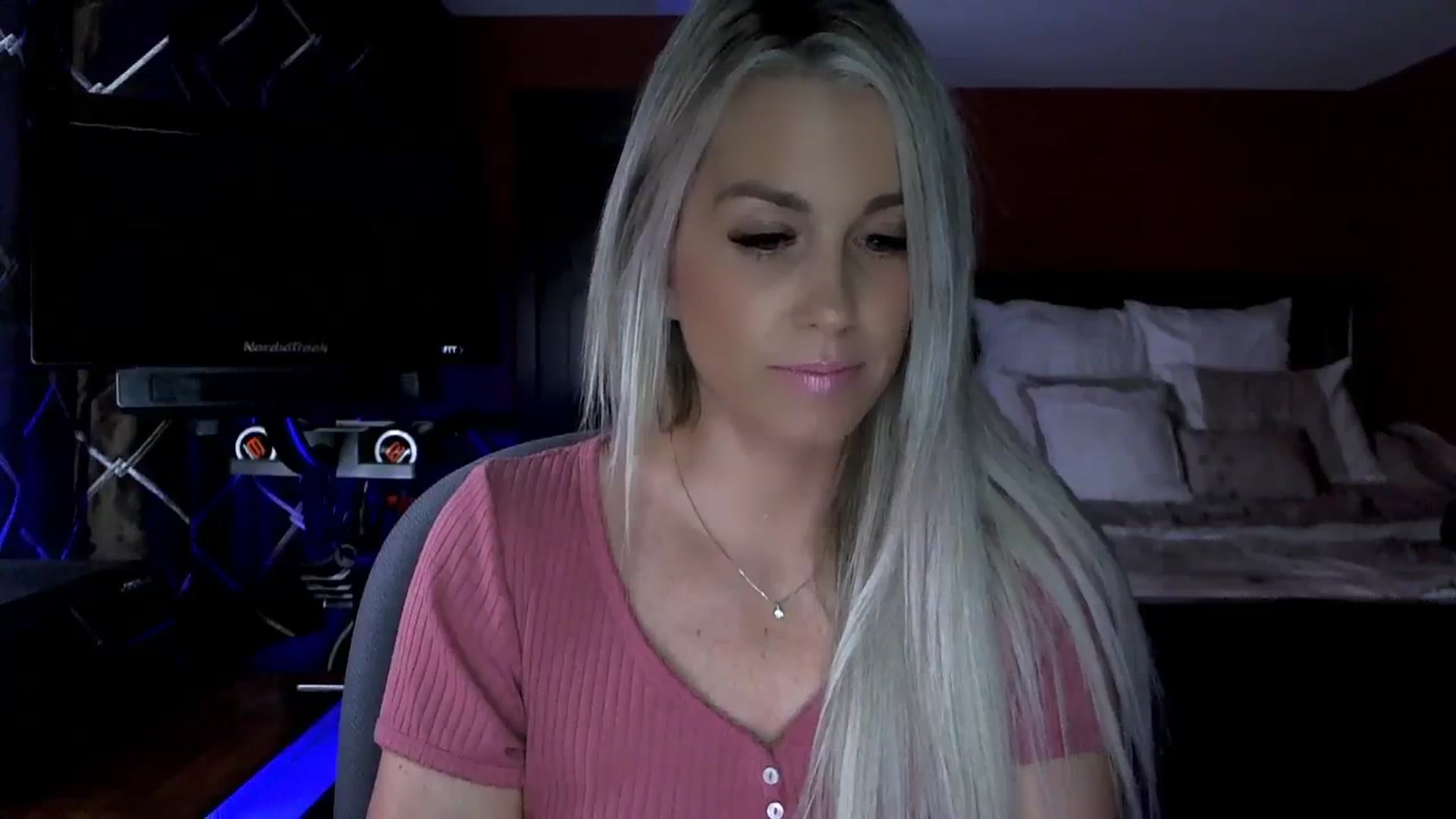 Gallery image thumbnail from Cora9's myfreecams stream on, 12/13/2023, 04:28 image 3 of 20