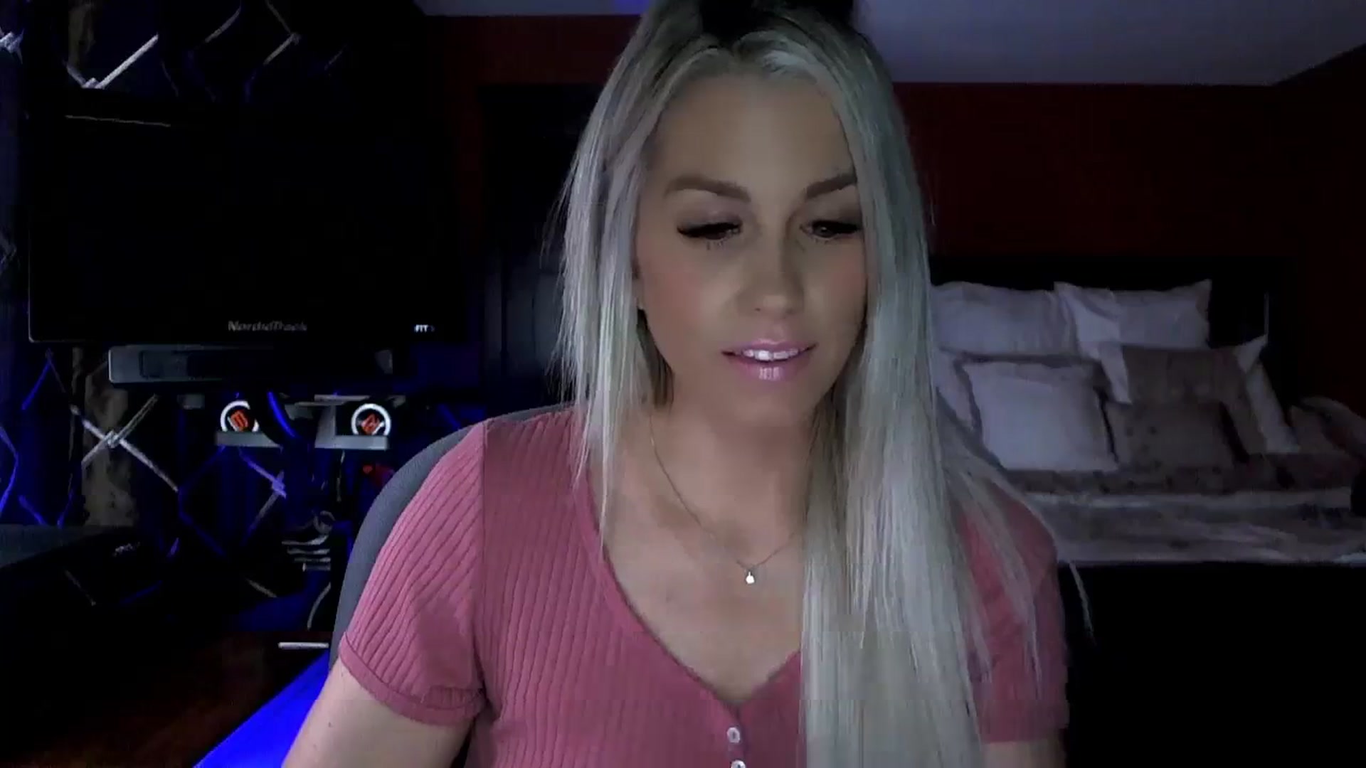 Gallery image thumbnail from Cora9's myfreecams stream on, 12/13/2023, 04:28 image 13 of 20