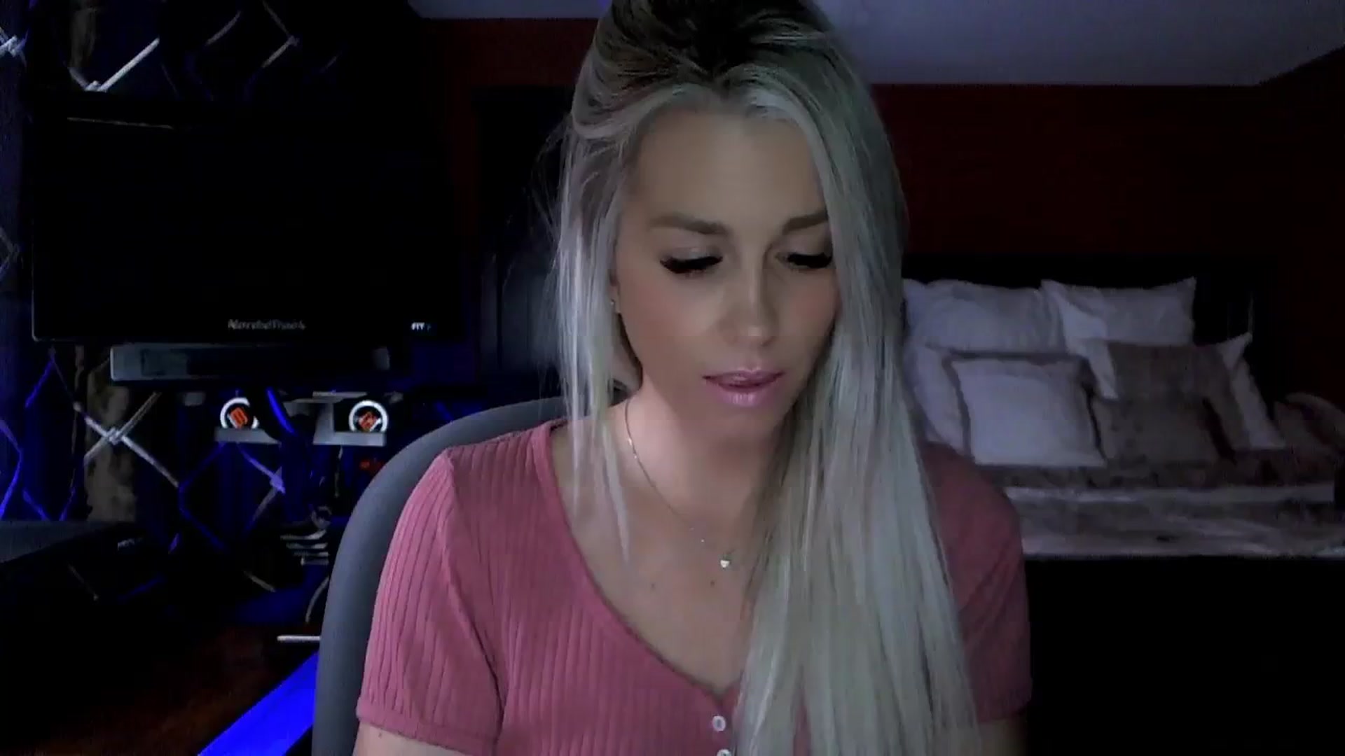 Gallery image thumbnail from Cora9's myfreecams stream on, 12/13/2023, 05:23 image 15 of 20