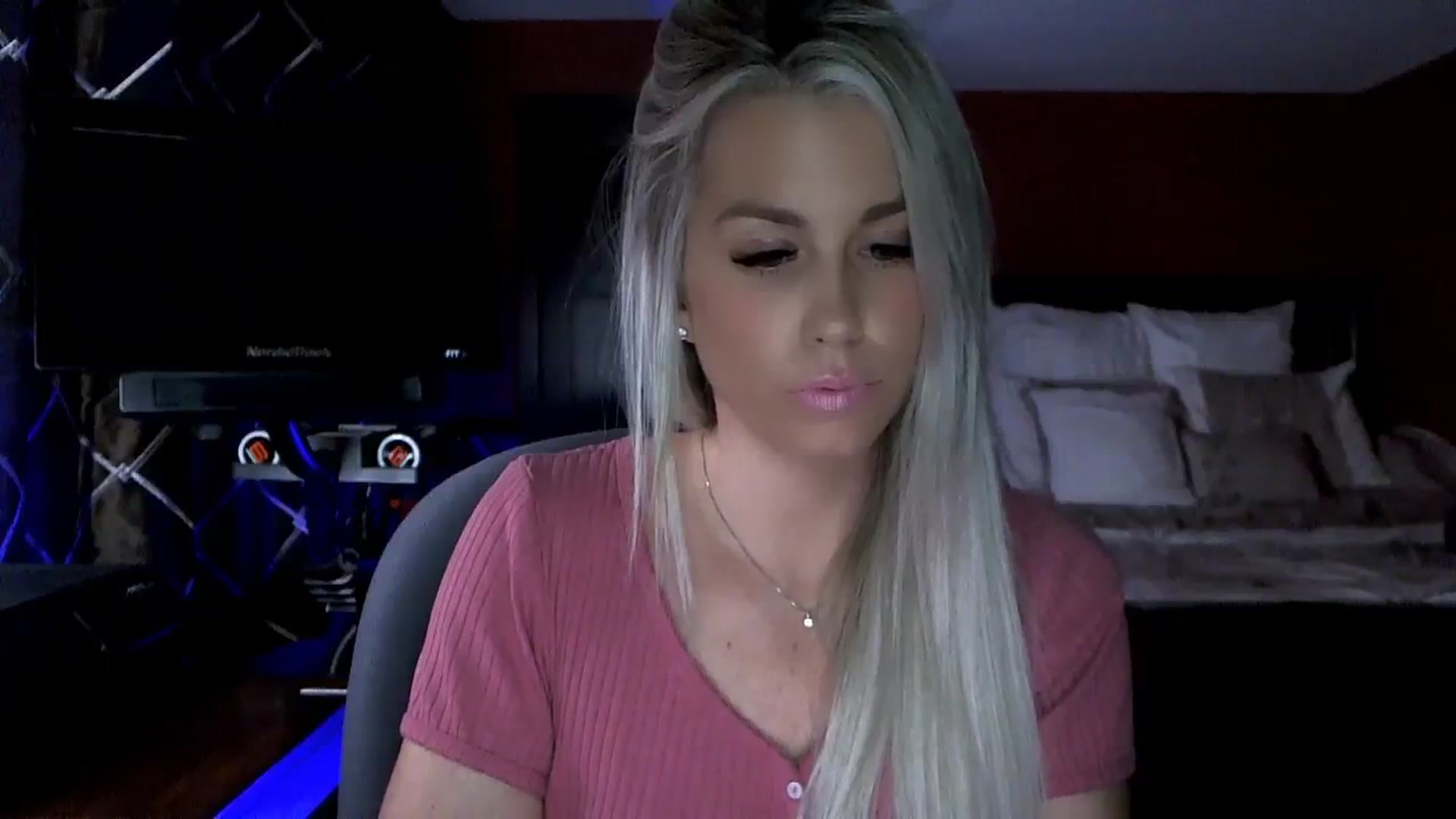 Gallery image thumbnail from Cora9's myfreecams stream on, 12/13/2023, 05:23 image 17 of 20