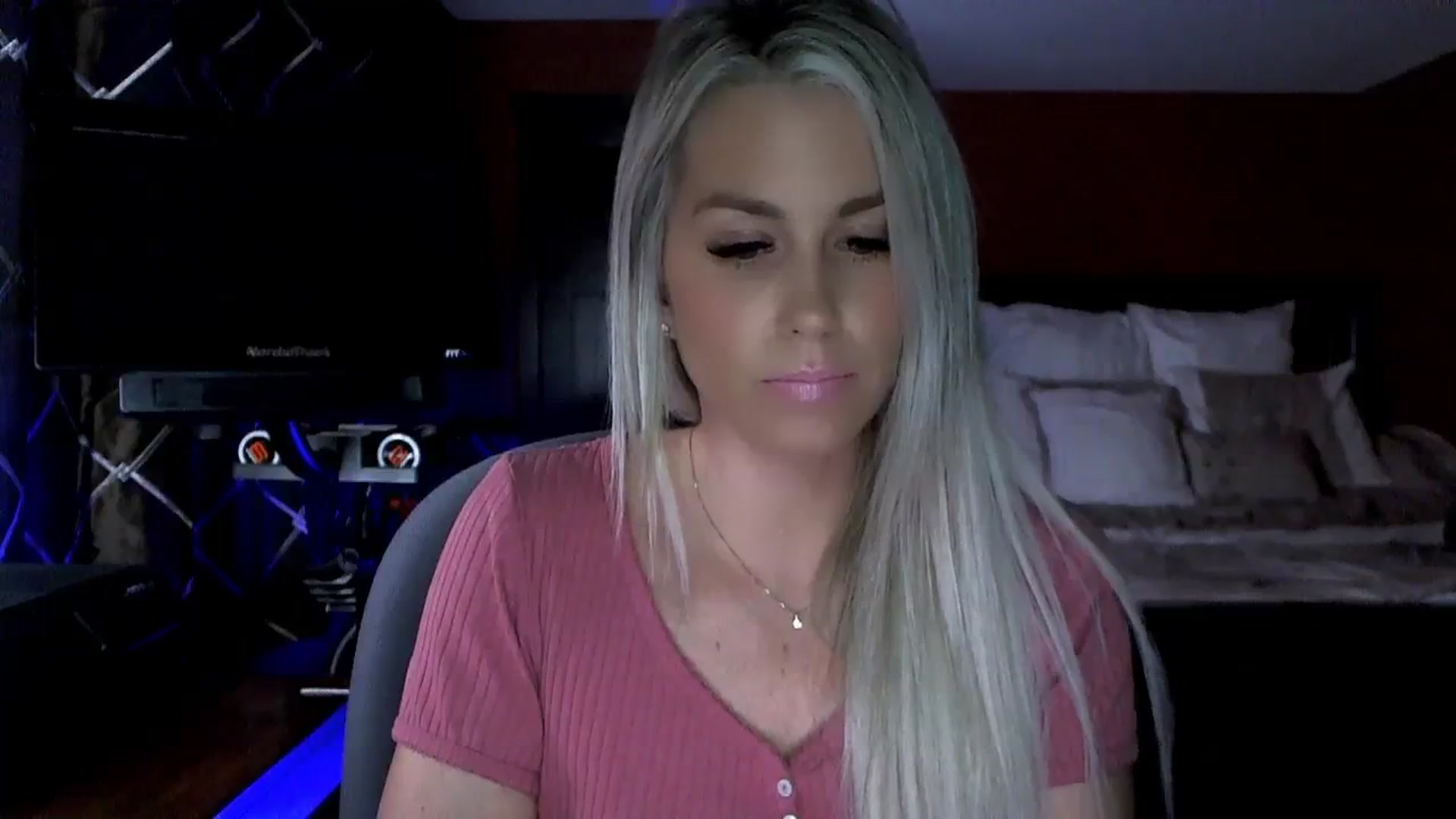 Gallery image thumbnail from Cora9's myfreecams stream on, 12/13/2023, 05:23 image 9 of 20