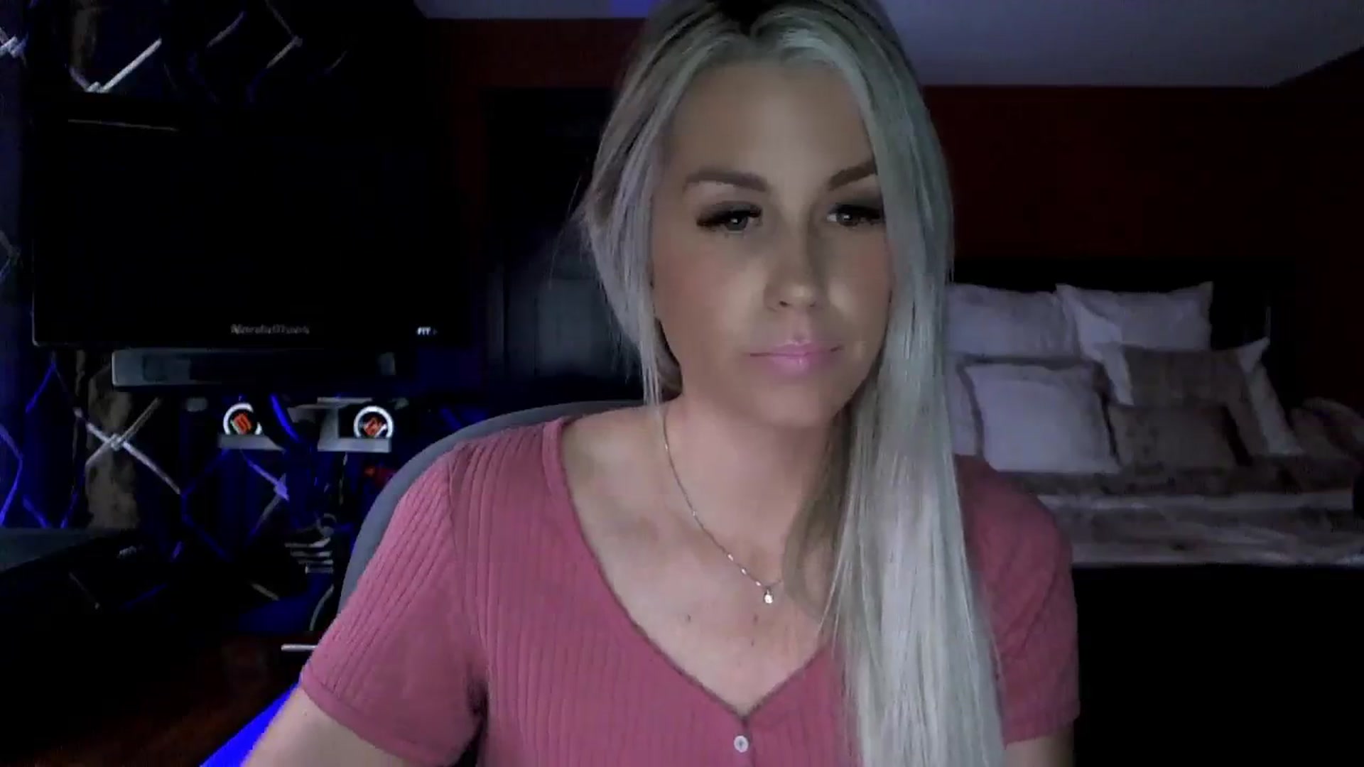Gallery image thumbnail from Cora9's myfreecams stream on, 12/13/2023, 05:23 image 5 of 20