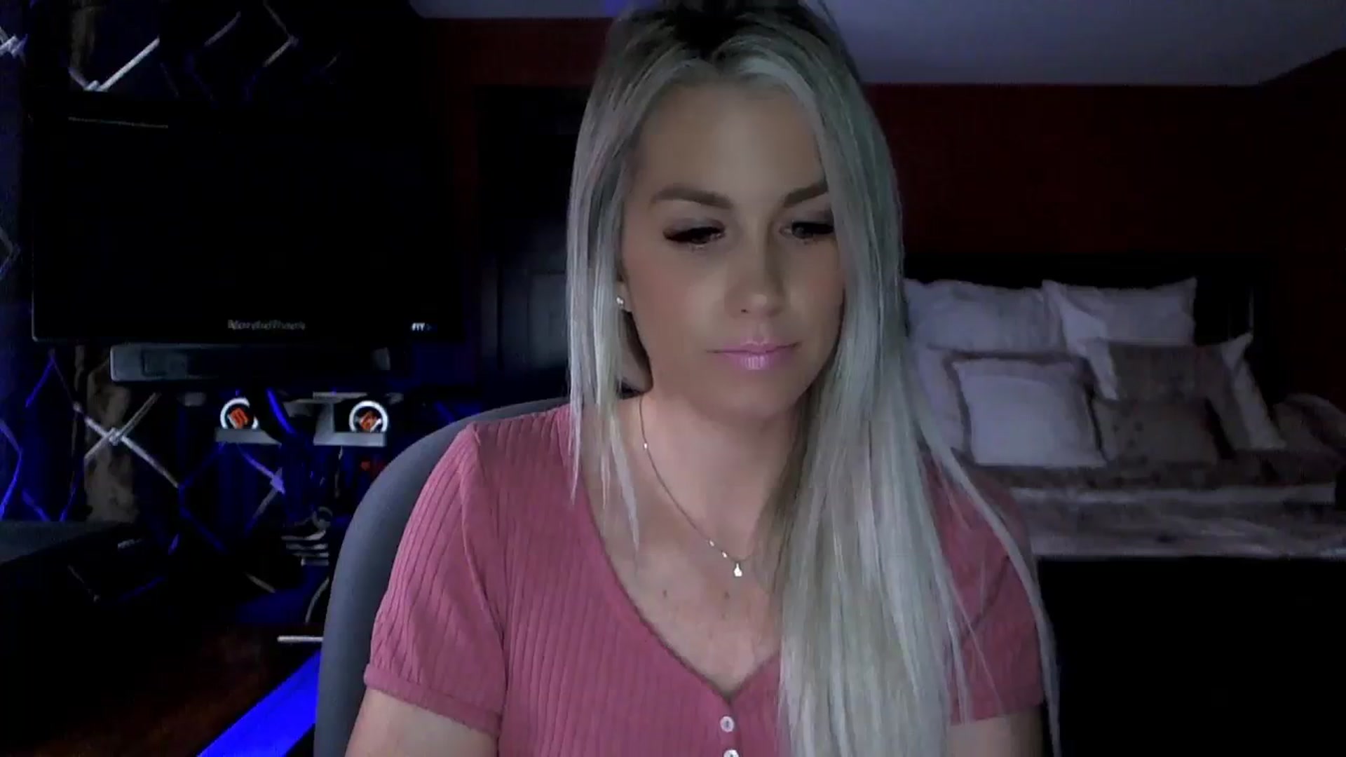 Gallery image thumbnail from Cora9's myfreecams stream on, 12/13/2023, 05:23 image 10 of 20