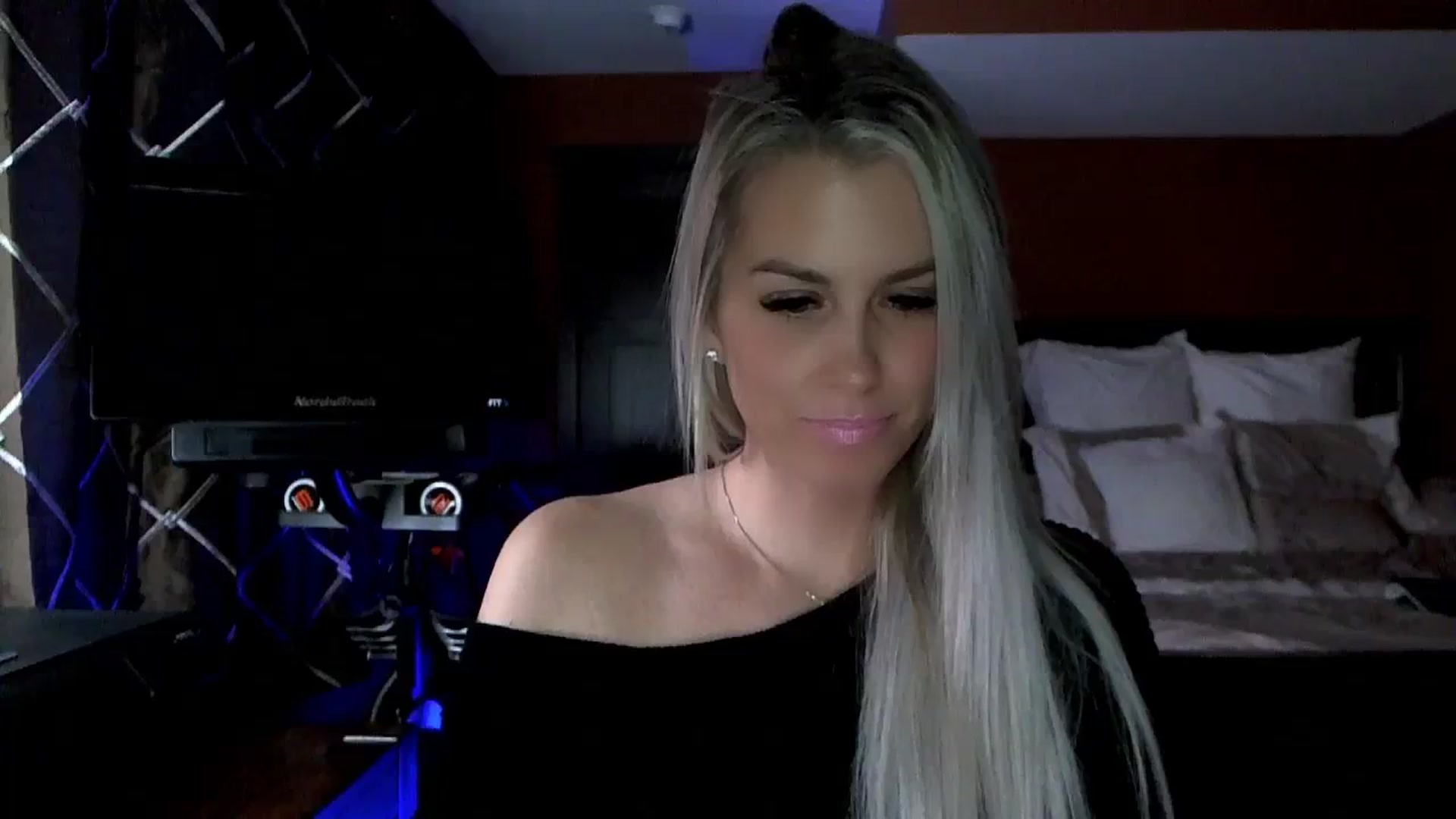 Gallery image thumbnail from Cora9's myfreecams stream on, 12/28/2023, 06:26 image 9 of 20