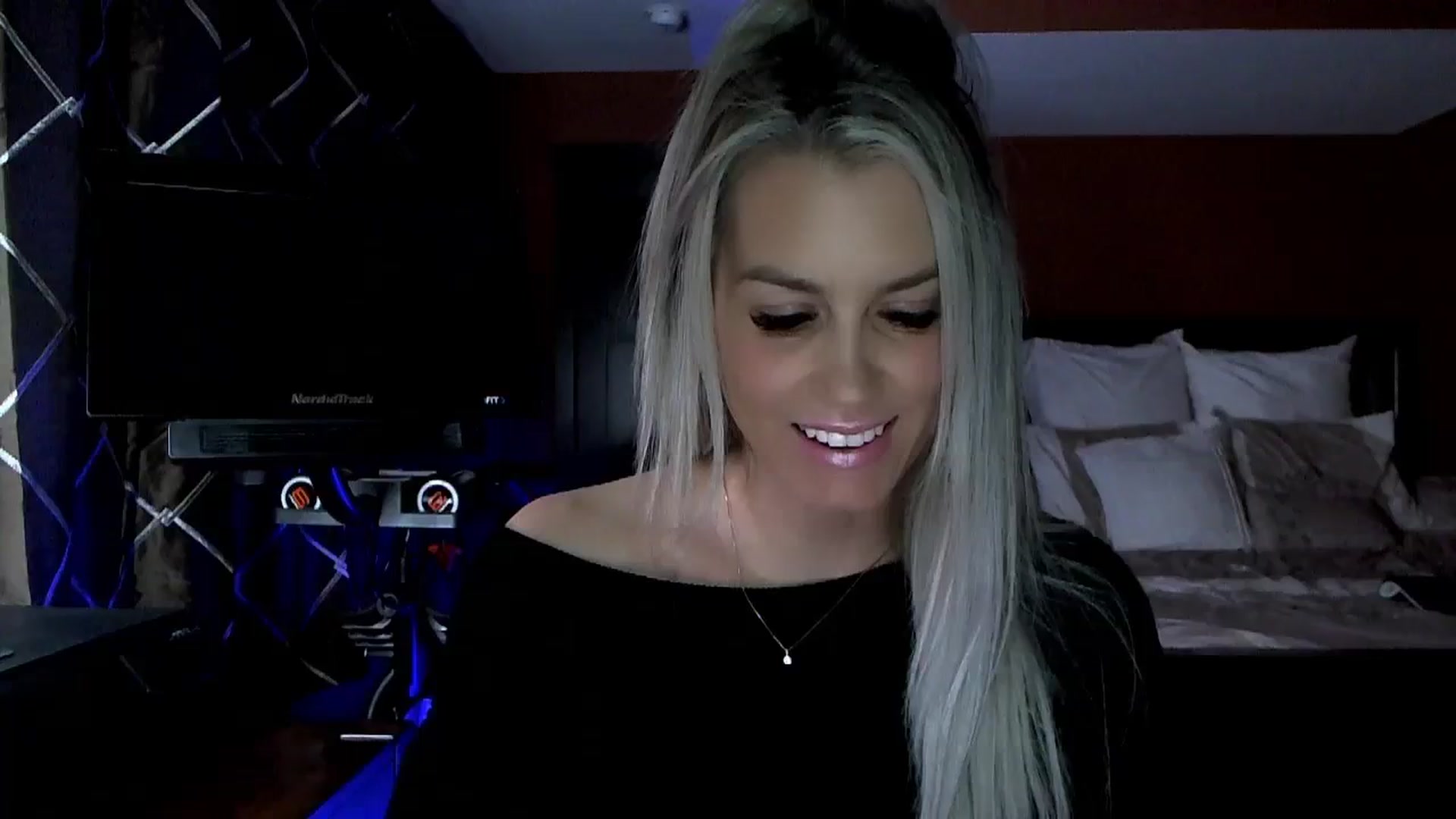 Gallery image thumbnail from Cora9's myfreecams stream on, 12/28/2023, 06:26 image 1 of 20
