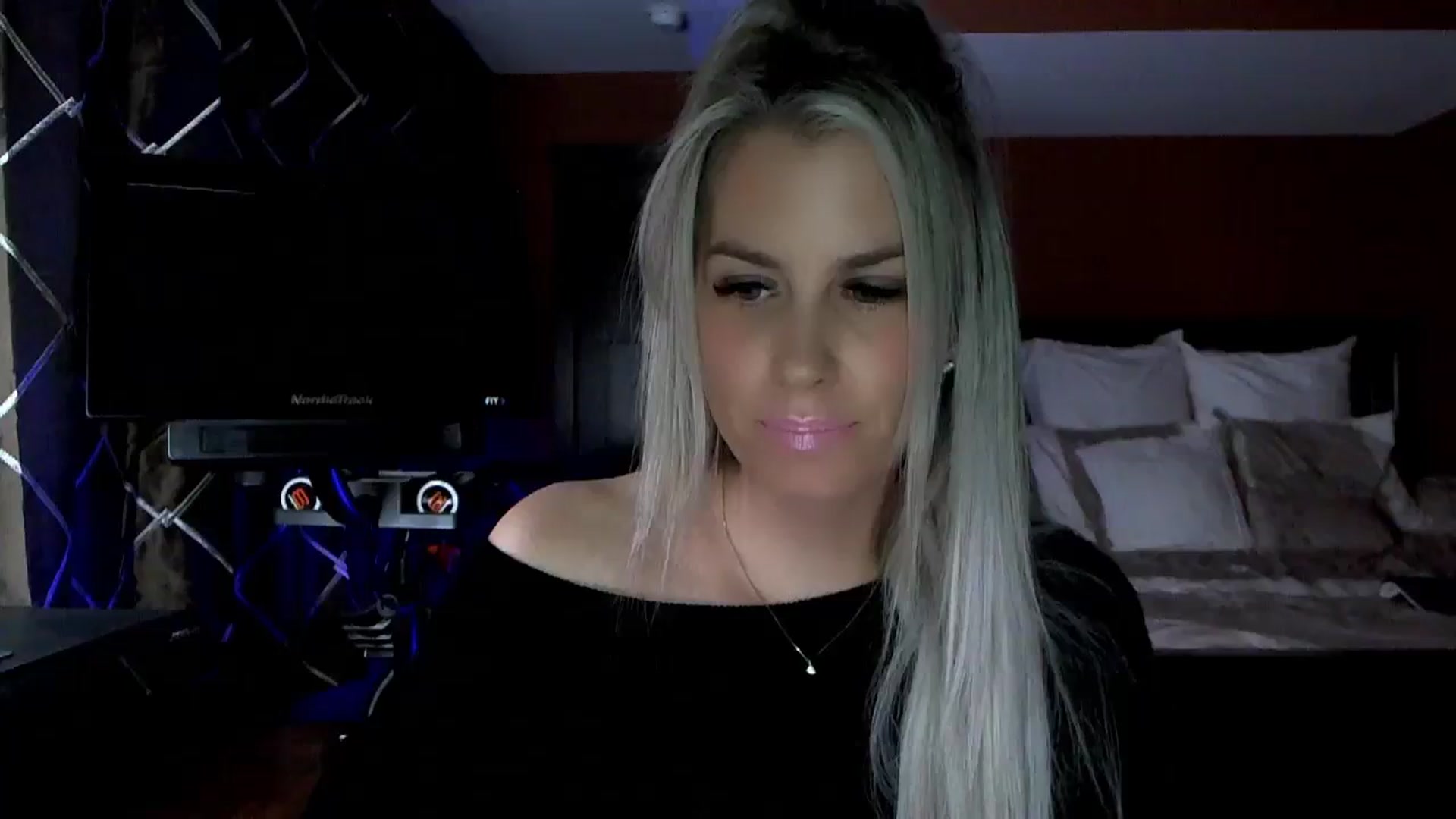 Gallery image thumbnail from Cora9's myfreecams stream on, 12/28/2023, 06:26 image 2 of 20