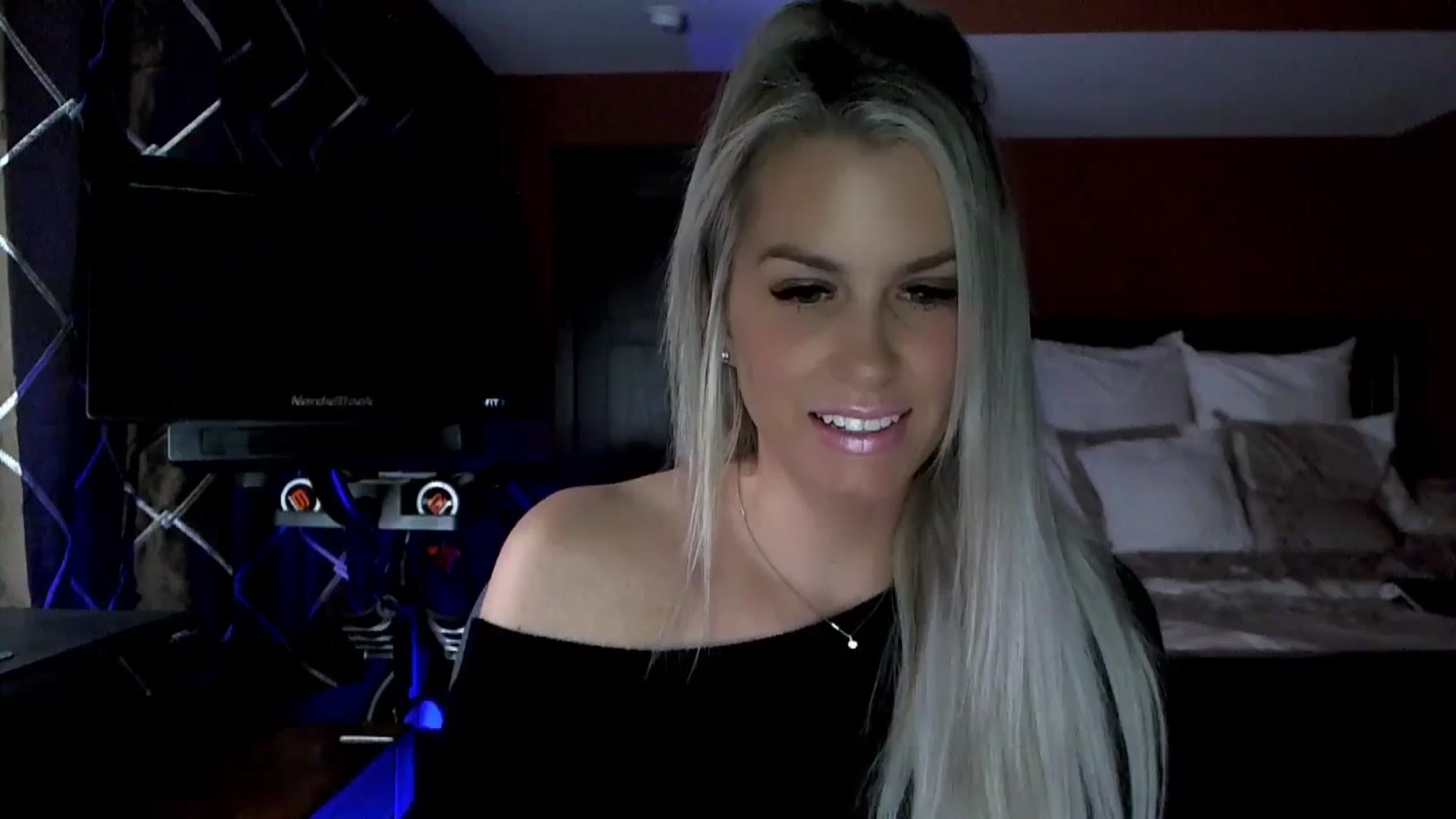 Gallery image thumbnail from Cora9's myfreecams stream on, 12/28/2023, 06:26 image 5 of 20